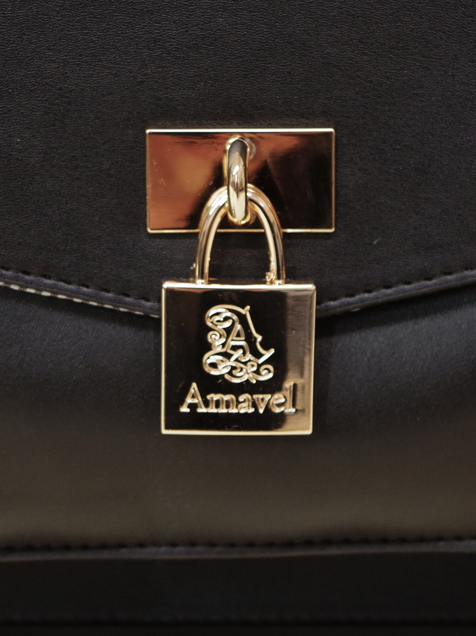 カギ付A4サッチェルバッグ |Amavel(アマベル)公式サイト