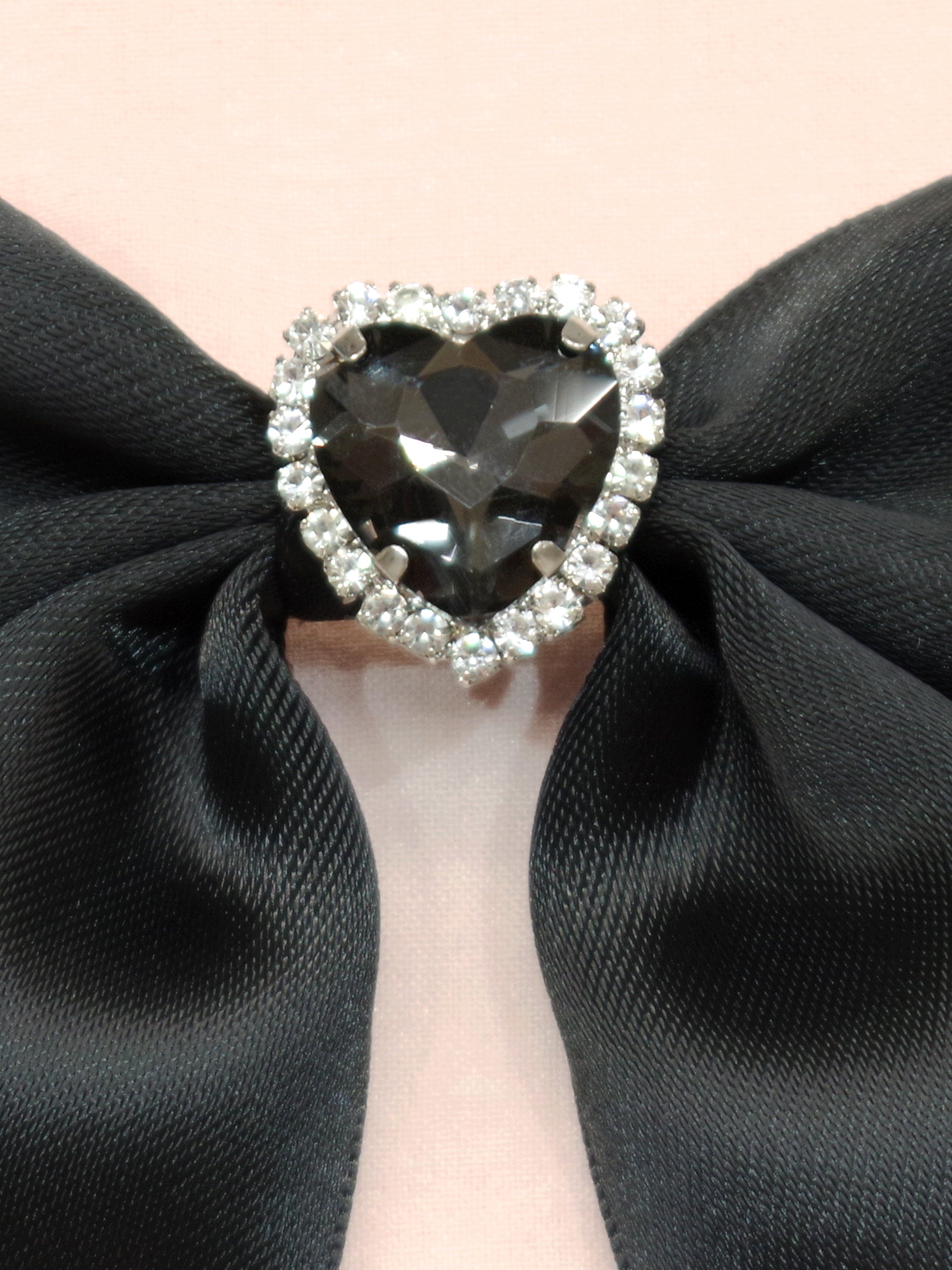 ハートビジュー付リボンブローチ |Amavel(アマベル)公式サイト