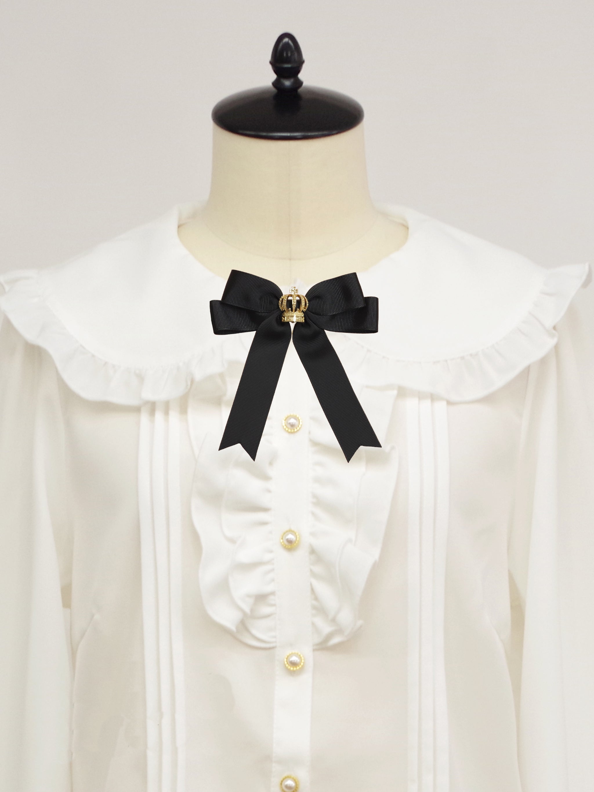 クラウンチャーム付リボンブローチ |Amavel(アマベル)公式サイト