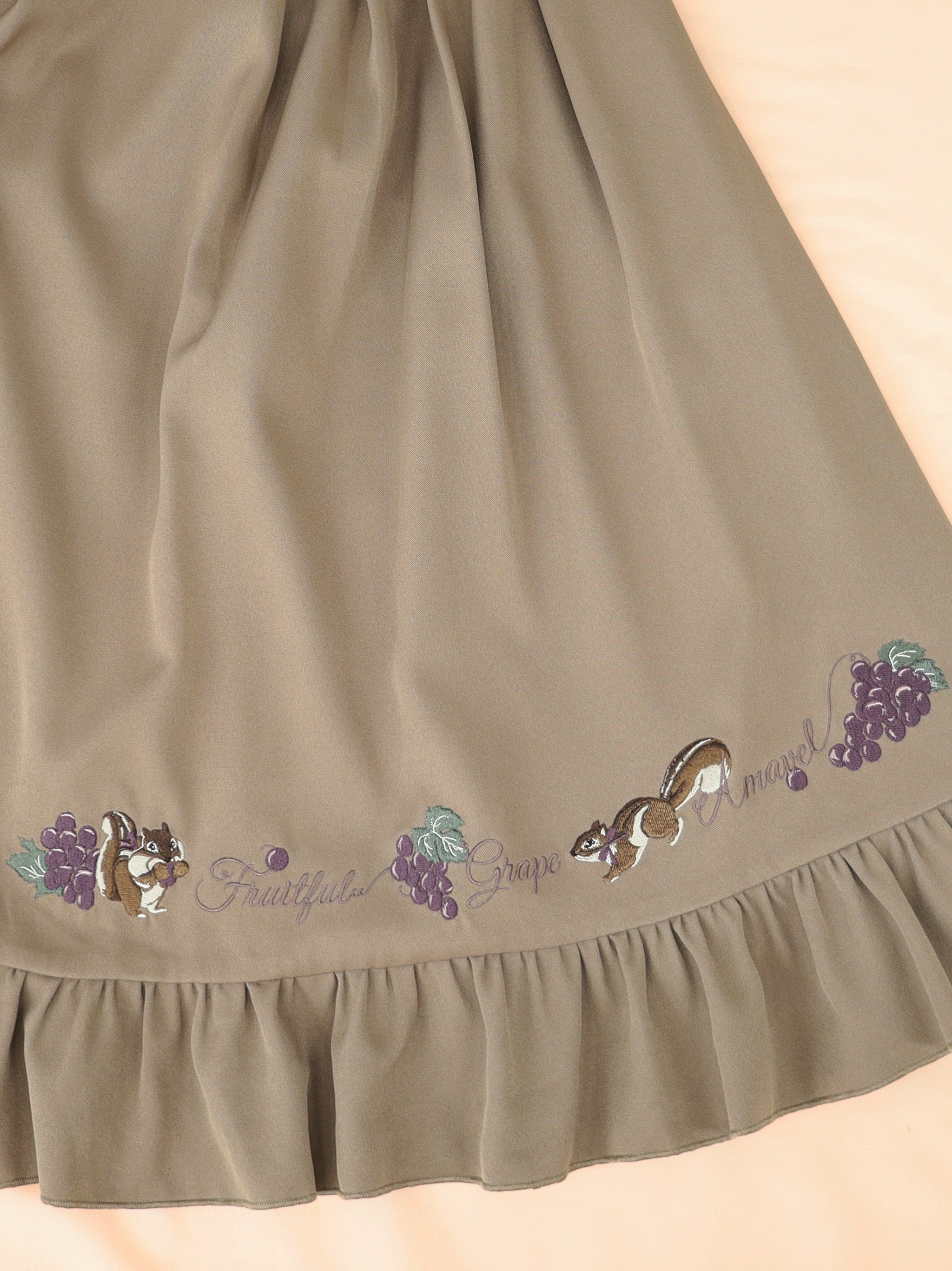 葡萄とりすの秋祭りワンピース |Amavel(アマベル)公式サイト