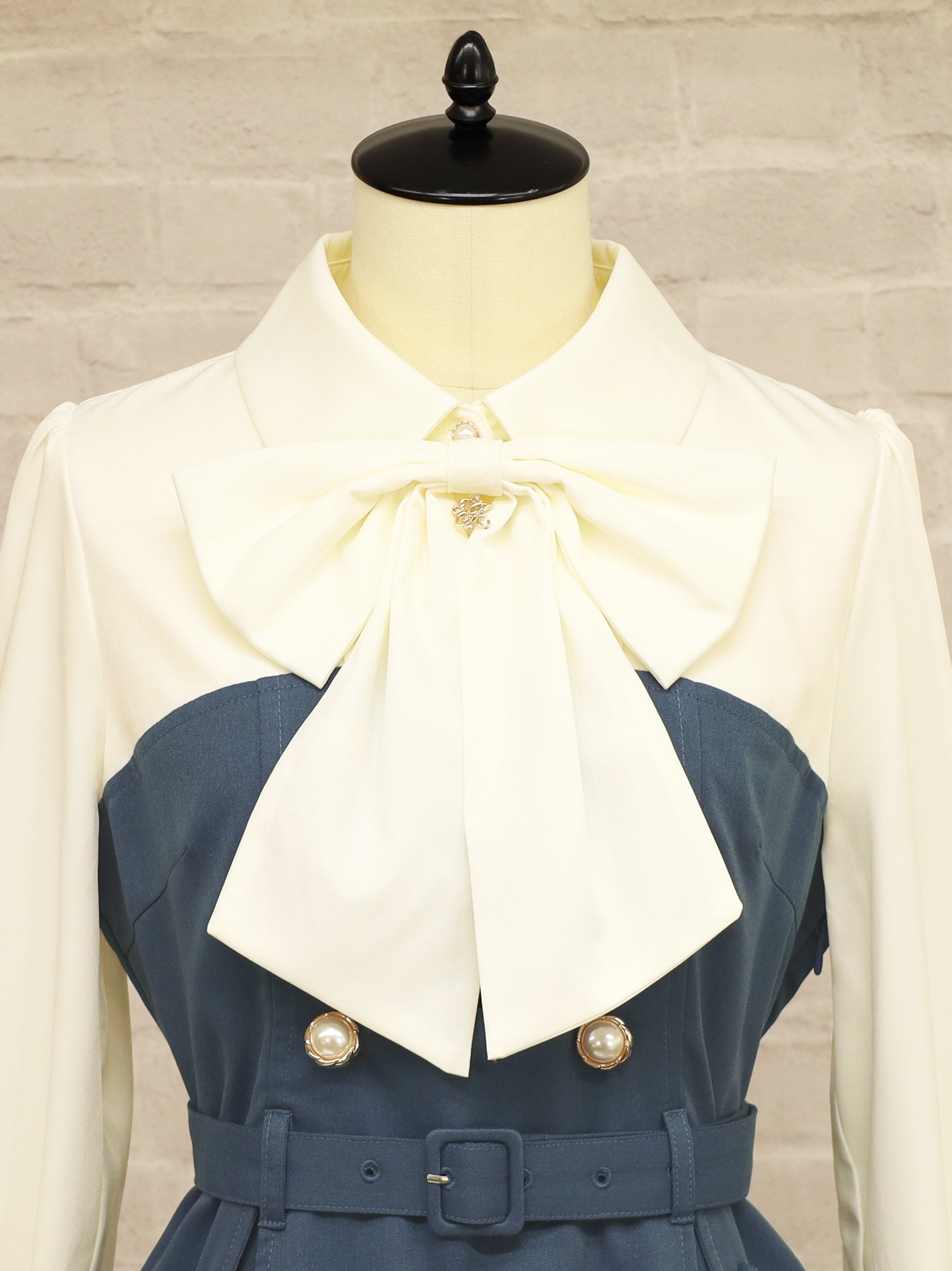 ベルト付きレイヤードトレンチワンピース |Amavel(アマベル)公式サイト