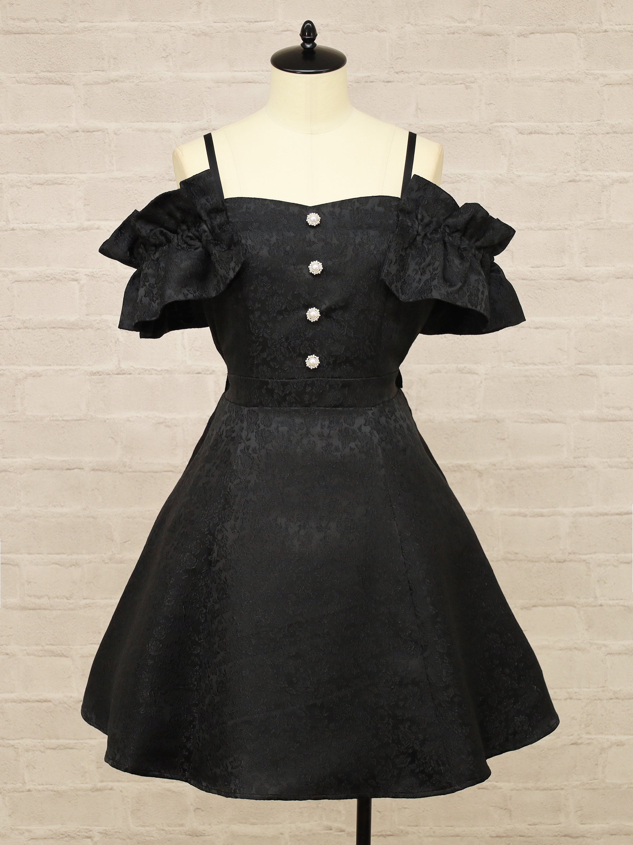 【メンバーズセール対象】フリル袖ジャガードキャミワンピース ブラック(Black) FREE |Amavel(アマベル)公式サイト