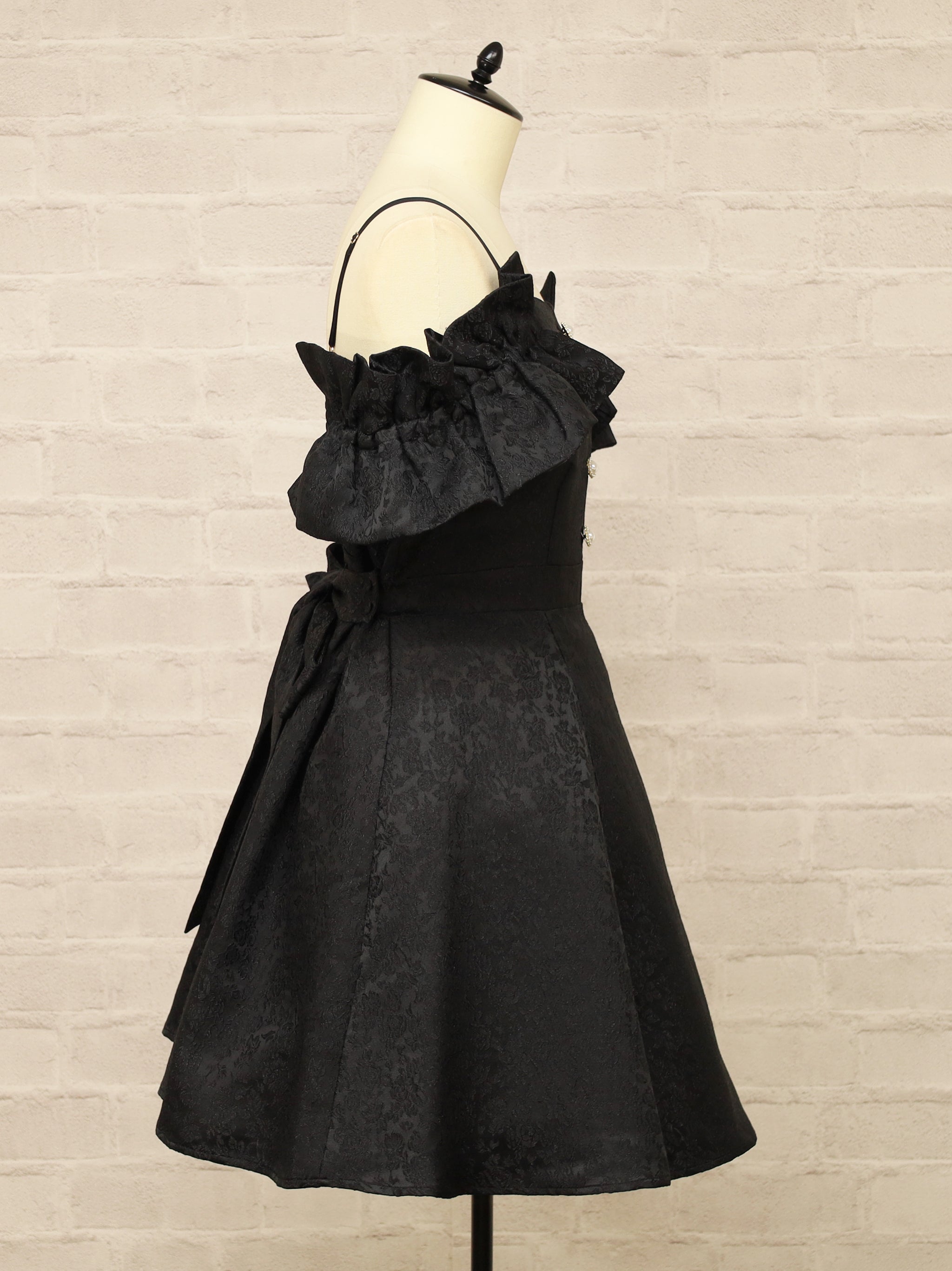 【メンバーズセール対象】フリル袖ジャガードキャミワンピース |Amavel(アマベル)公式サイト