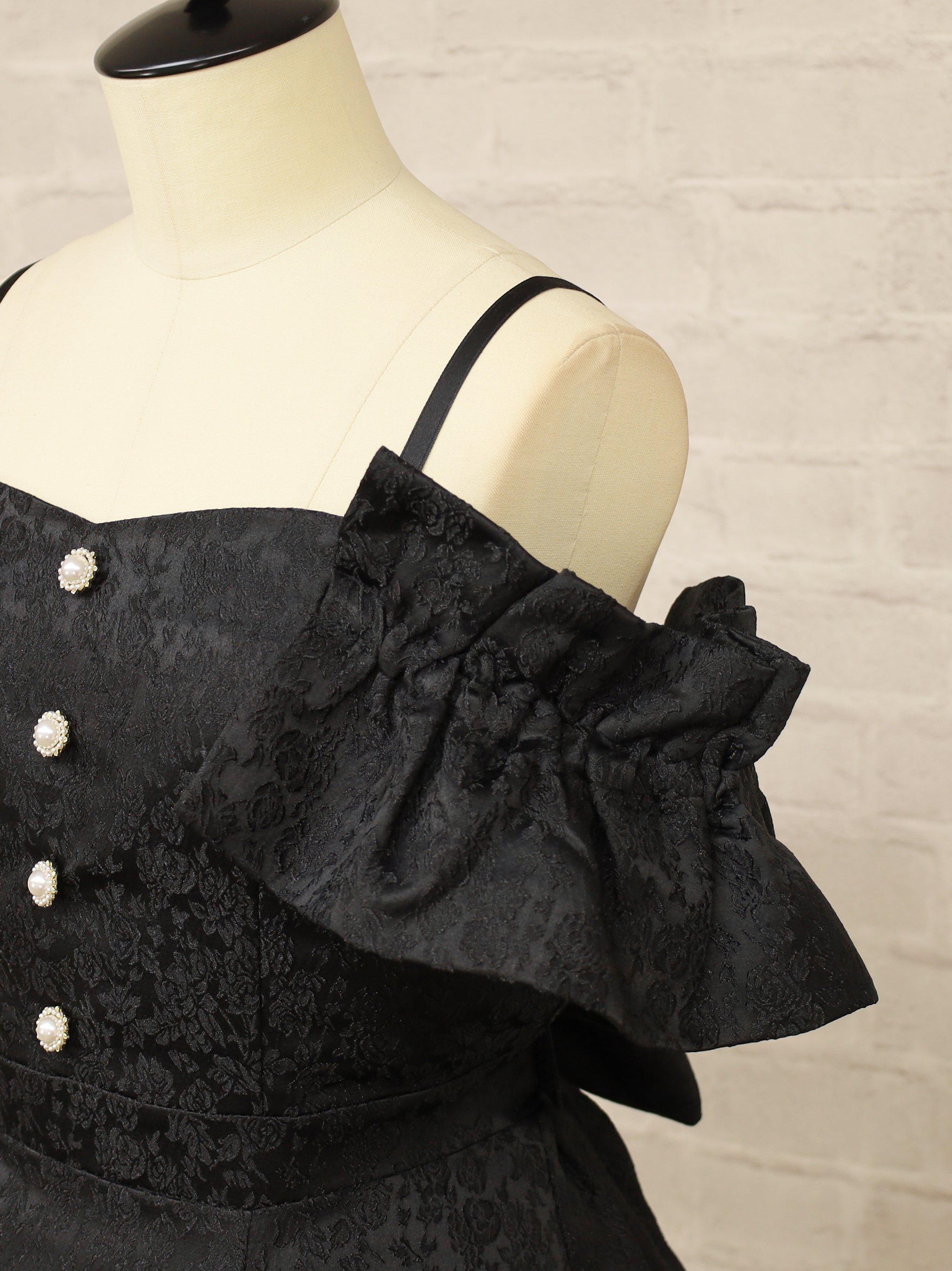 【メンバーズセール対象】フリル袖ジャガードキャミワンピース |Amavel(アマベル)公式サイト