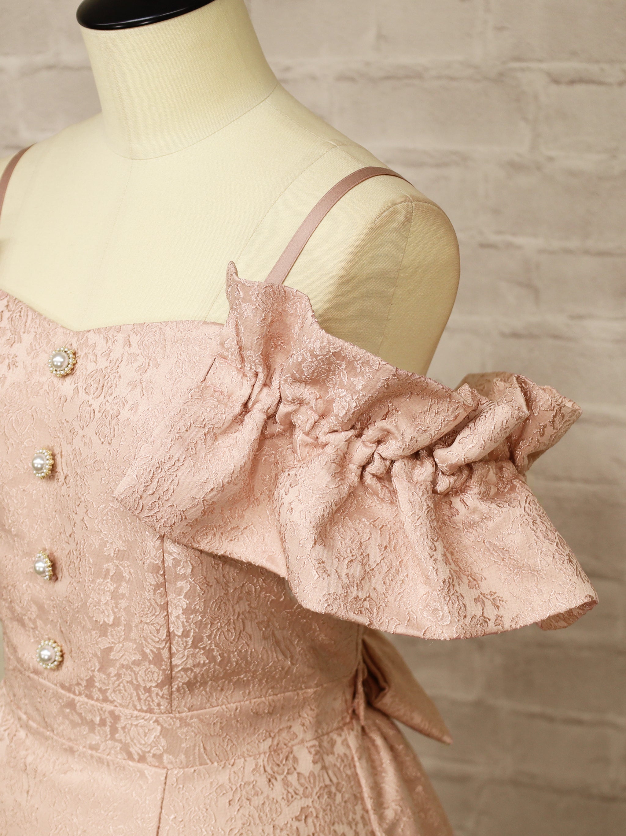 【メンバーズセール対象】フリル袖ジャガードキャミワンピース |Amavel(アマベル)公式サイト