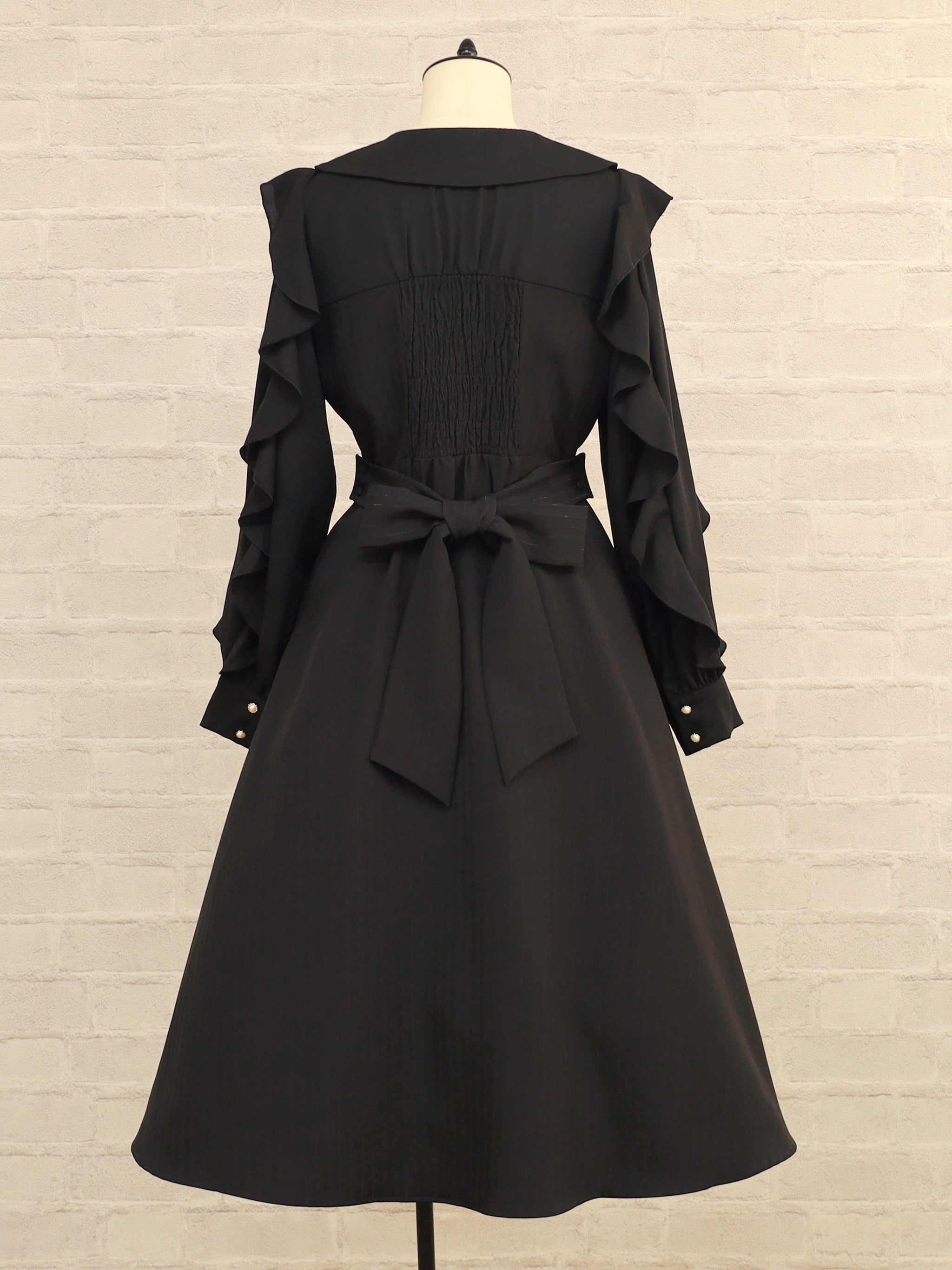 【メンバーズセール対象】Ruffle Elegance ミドル丈ワンピース |Amavel(アマベル)公式サイト