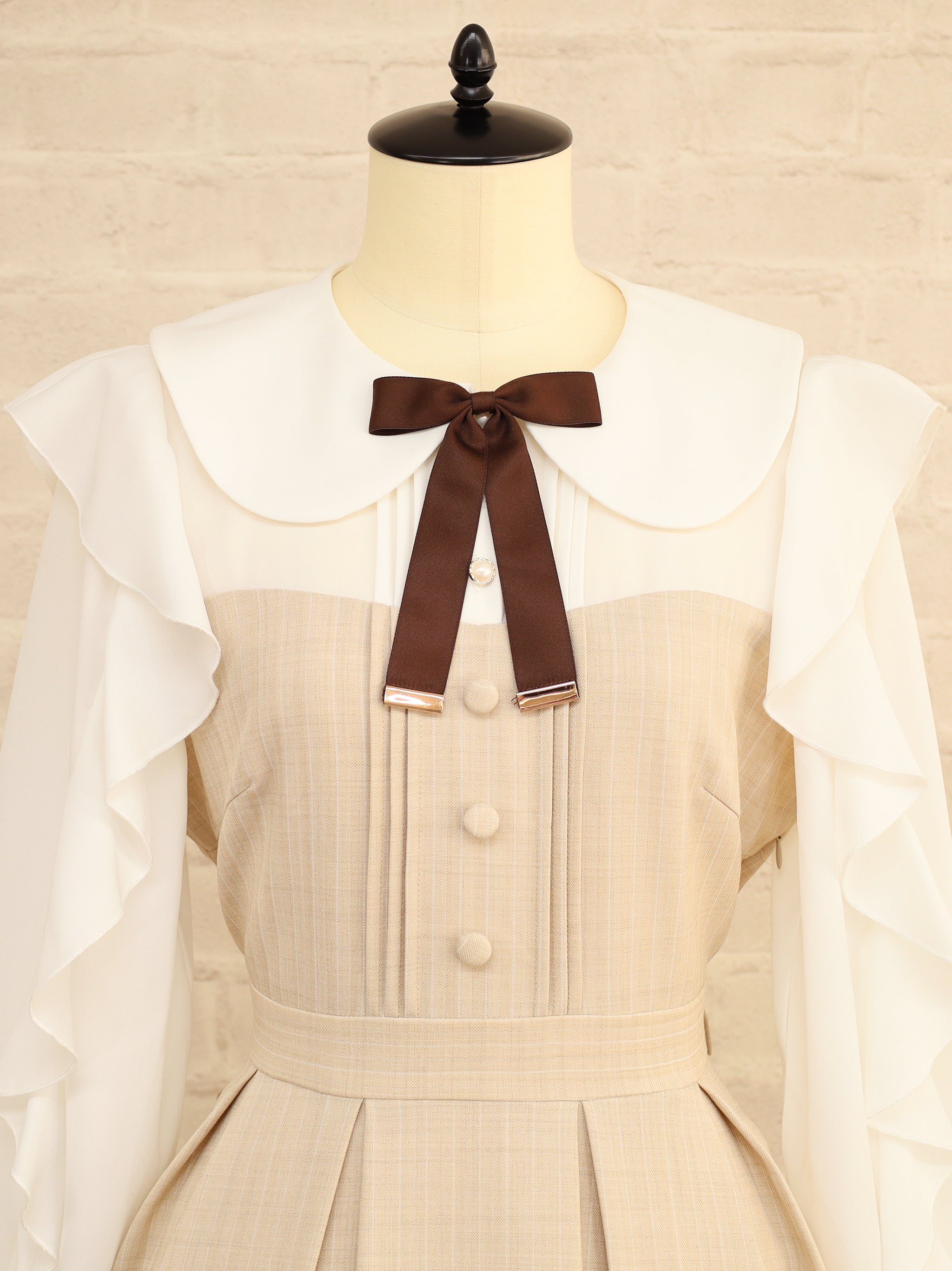 【メンバーズセール対象】Ruffle Elegance ミドル丈ワンピース |Amavel(アマベル)公式サイト