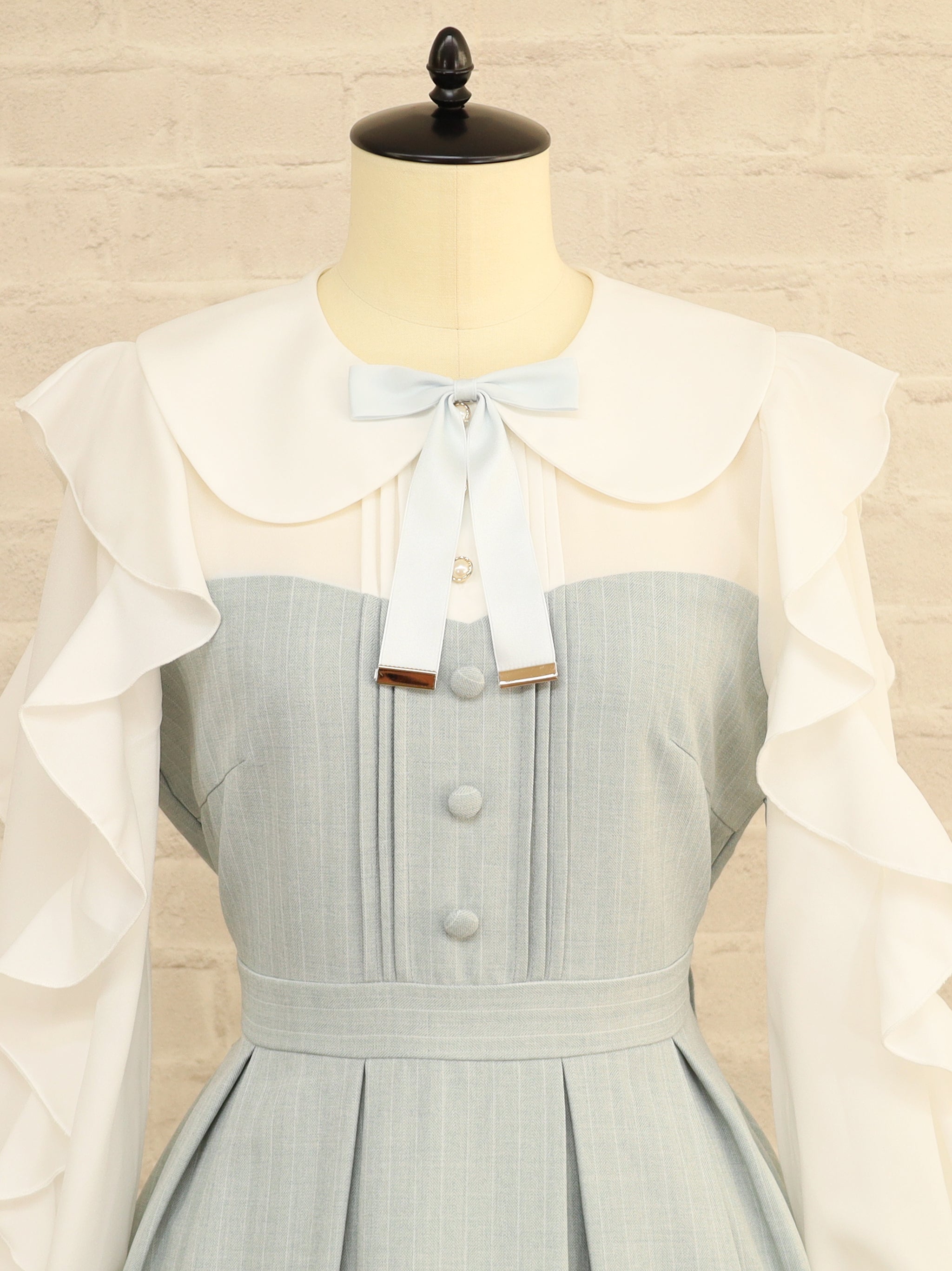 【メンバーズセール対象】Ruffle Elegance ミドル丈ワンピース |Amavel(アマベル)公式サイト