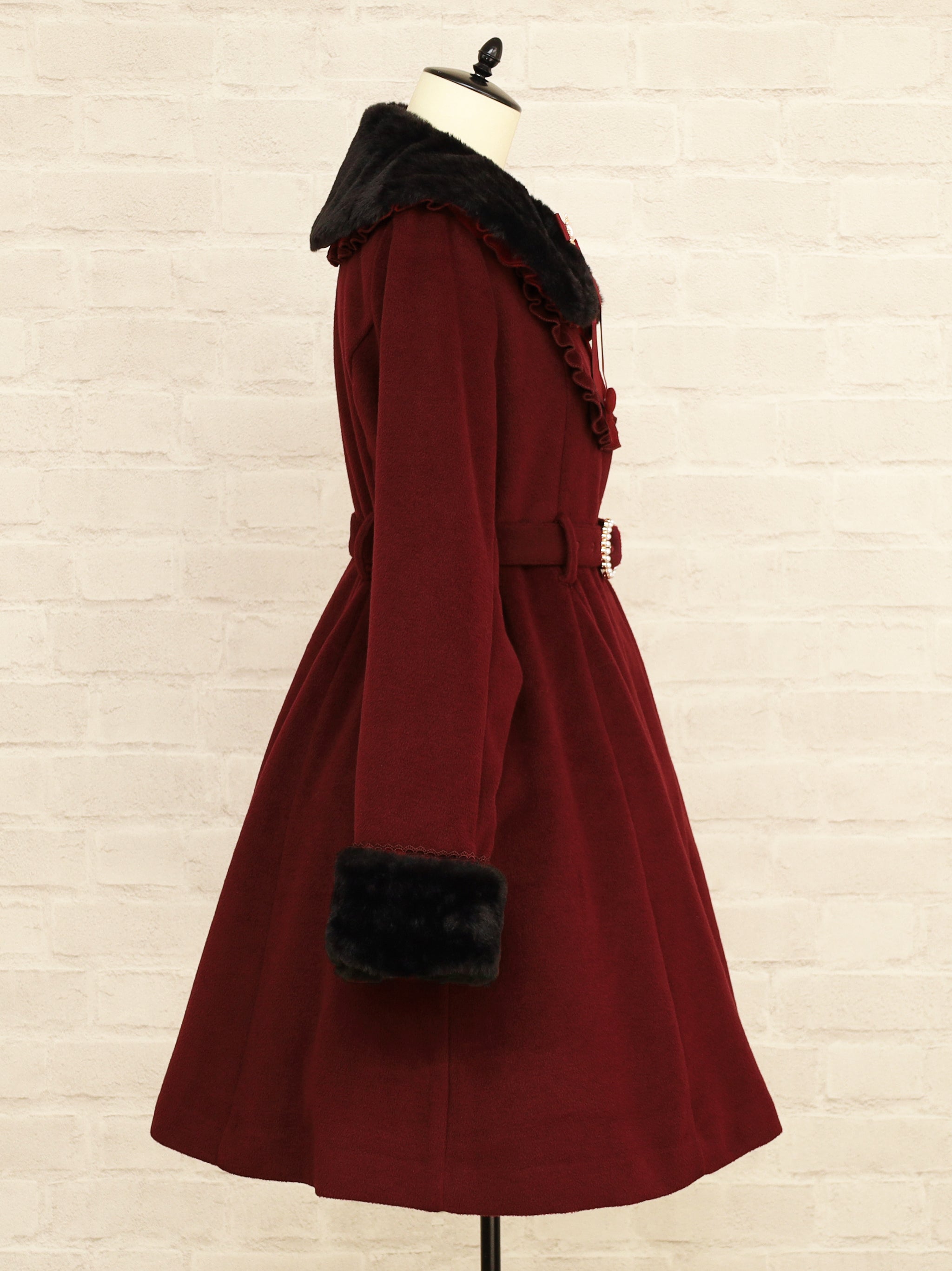 パールベルト付ヨークフリルコート |Amavel(アマベル)公式サイト