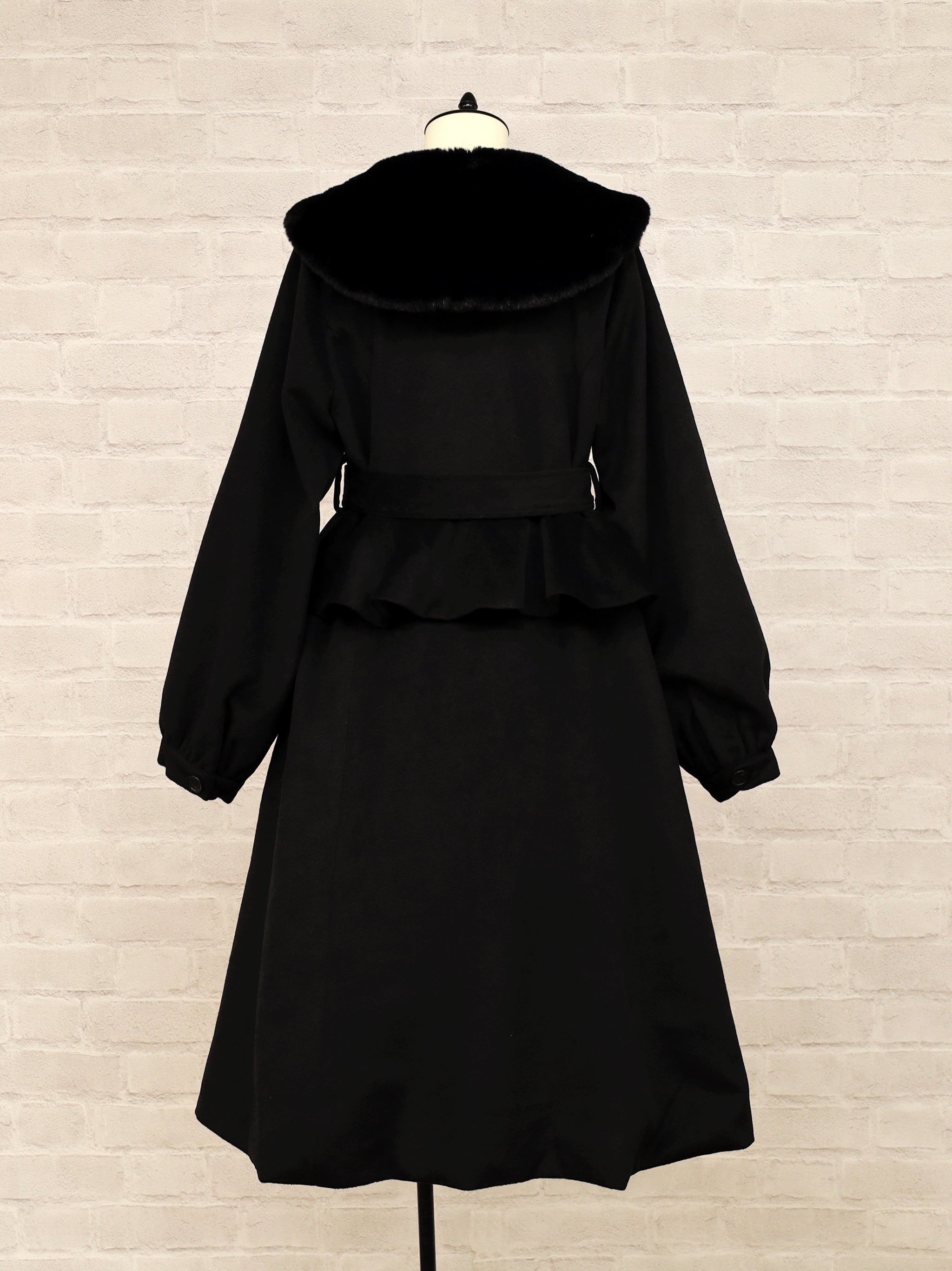 Noble Elegance ペプラムロングコート |Amavel(アマベル)公式サイト