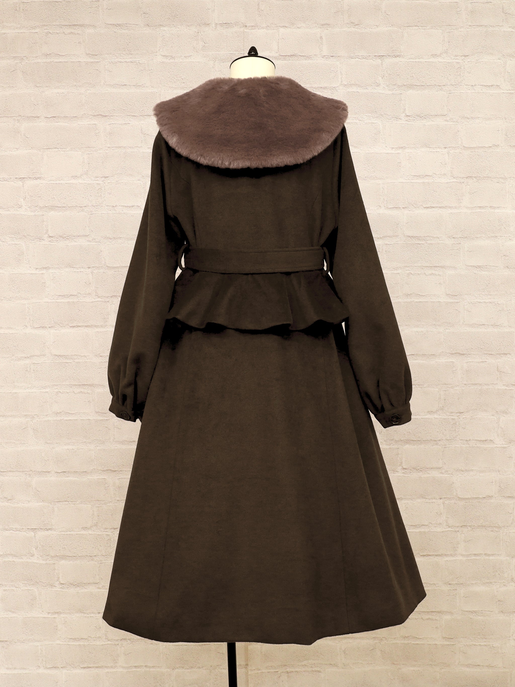 Noble Elegance ペプラムロングコート |Amavel(アマベル)公式サイト