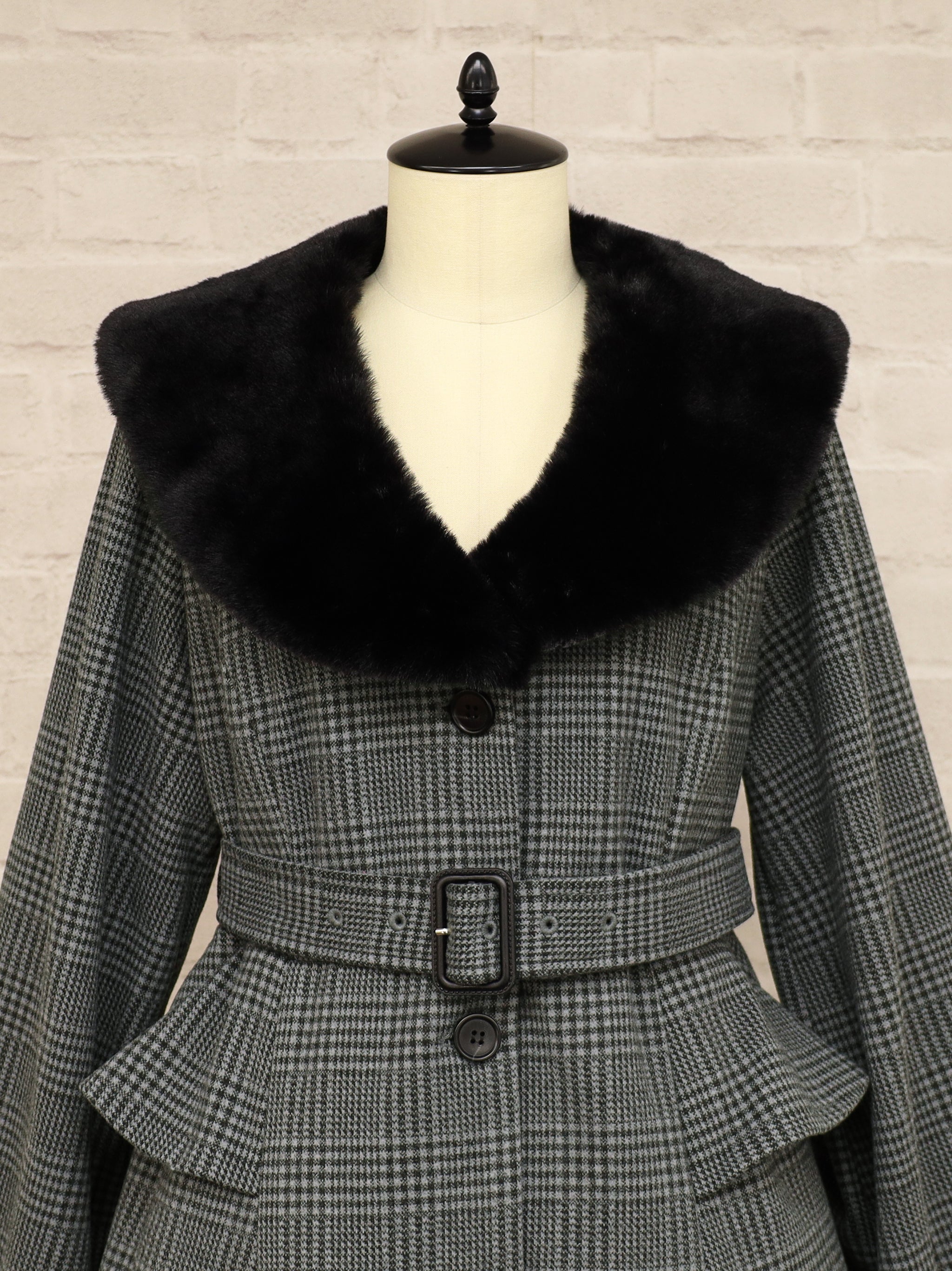 Noble Elegance ペプラムロングコート |Amavel(アマベル)公式サイト