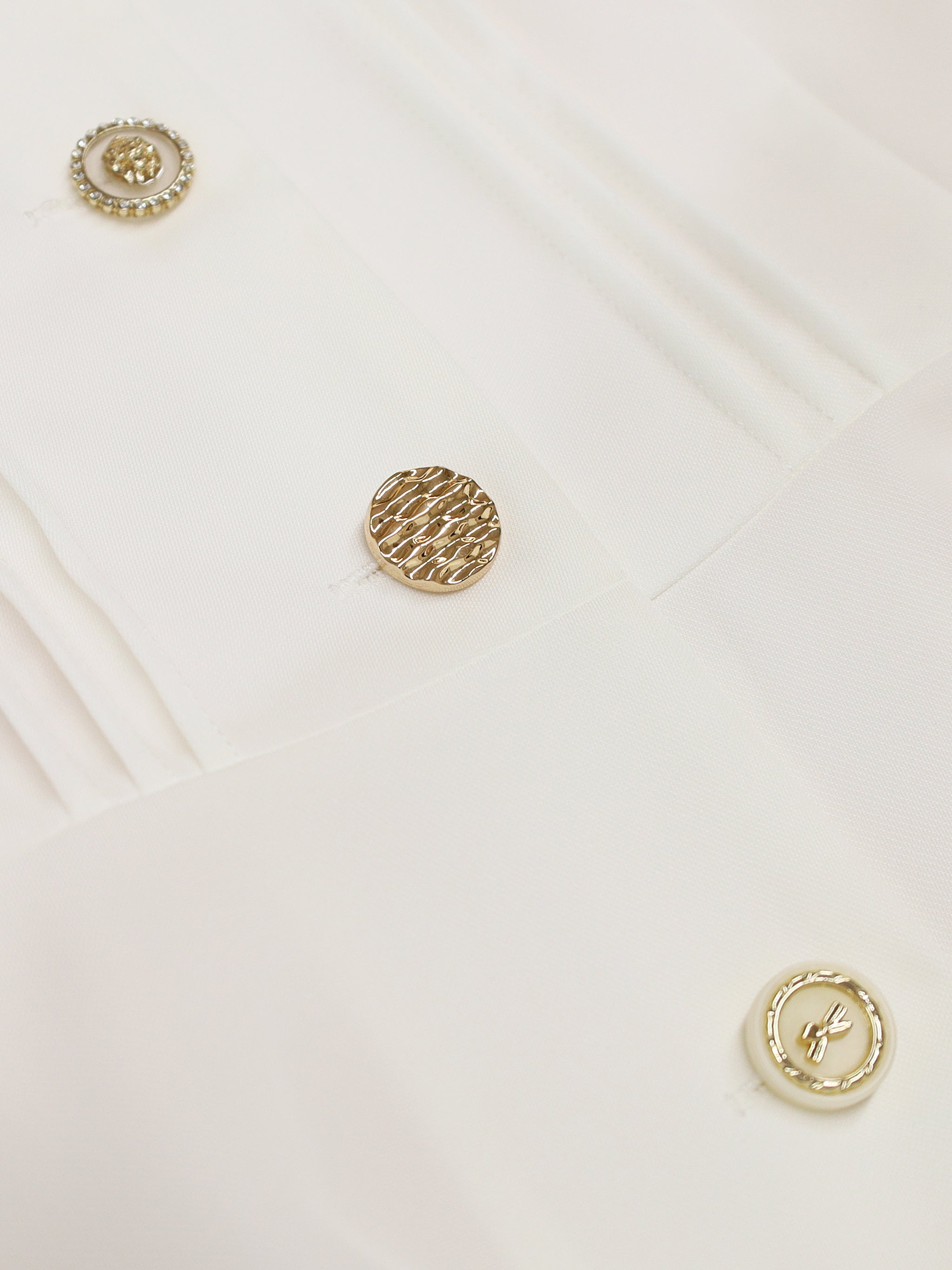 アソートボタンペプラムブラウス |Amavel(アマベル)公式サイト