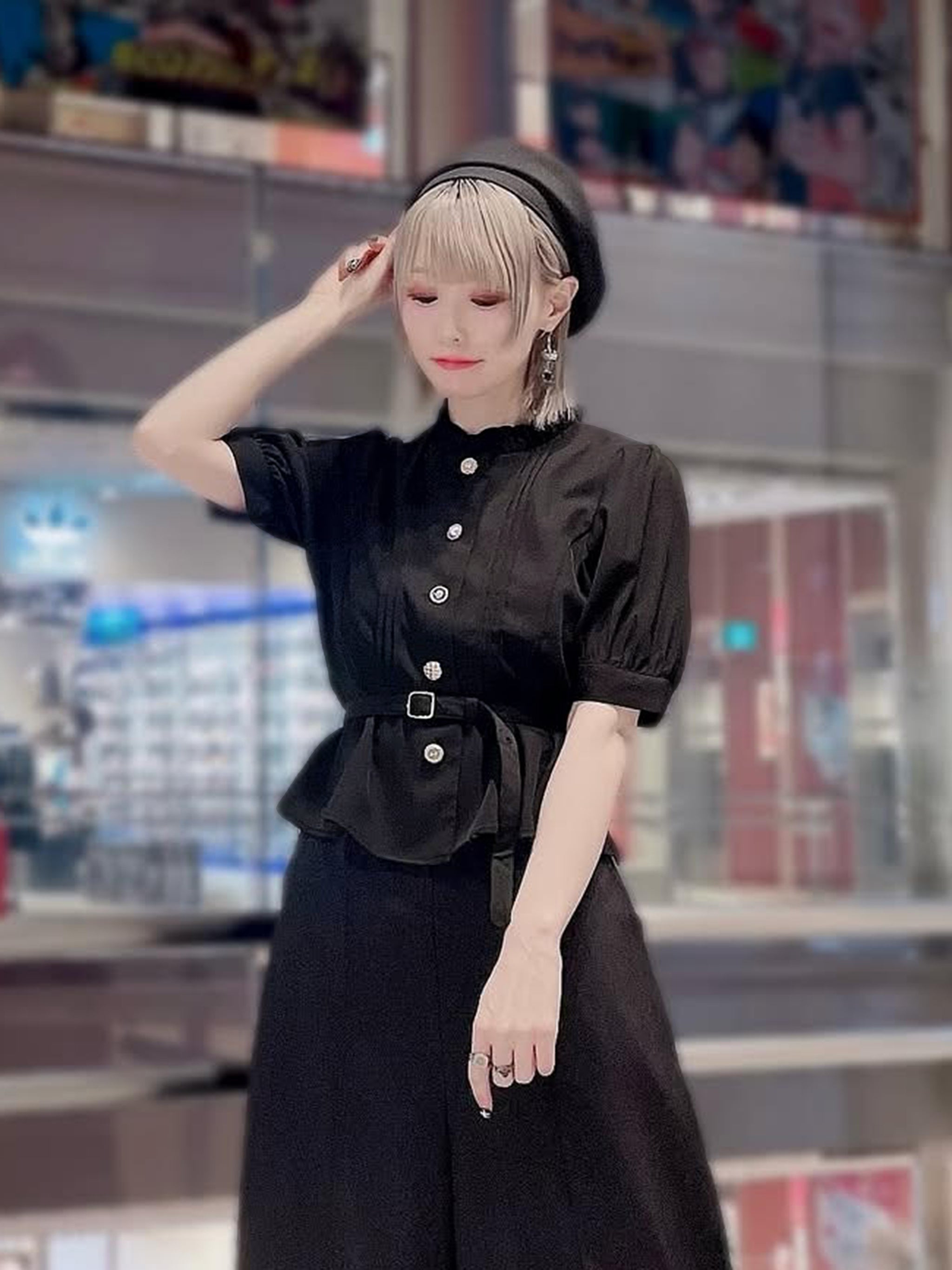 アソートボタンペプラムブラウス ブラック(Black) FREE |Amavel(アマベル)公式サイト