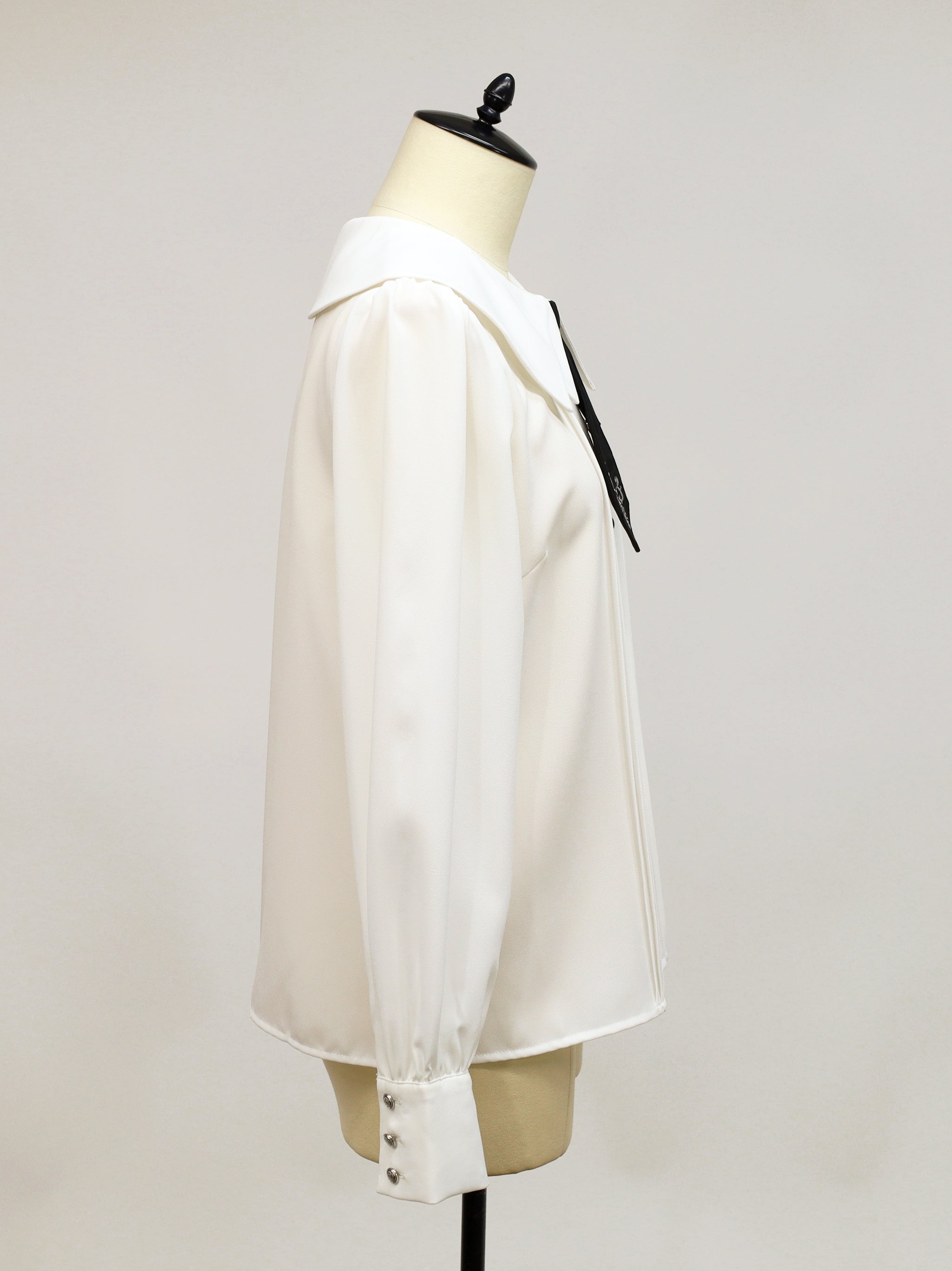 Royal checkmate ネクタイブラウス |Amavel(アマベル)公式サイト