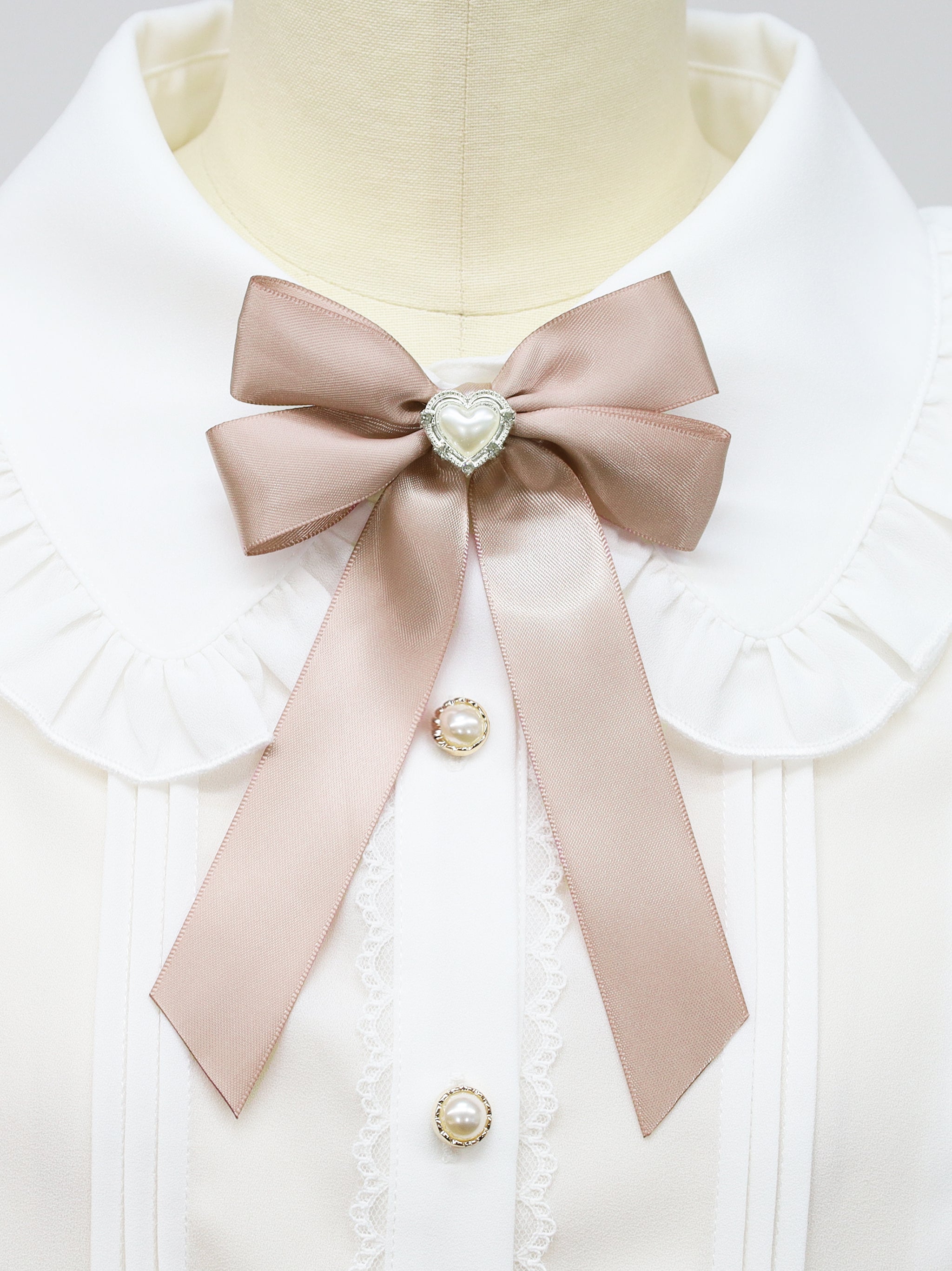 ハートビジューリボンブラウス |Amavel(アマベル)公式サイト