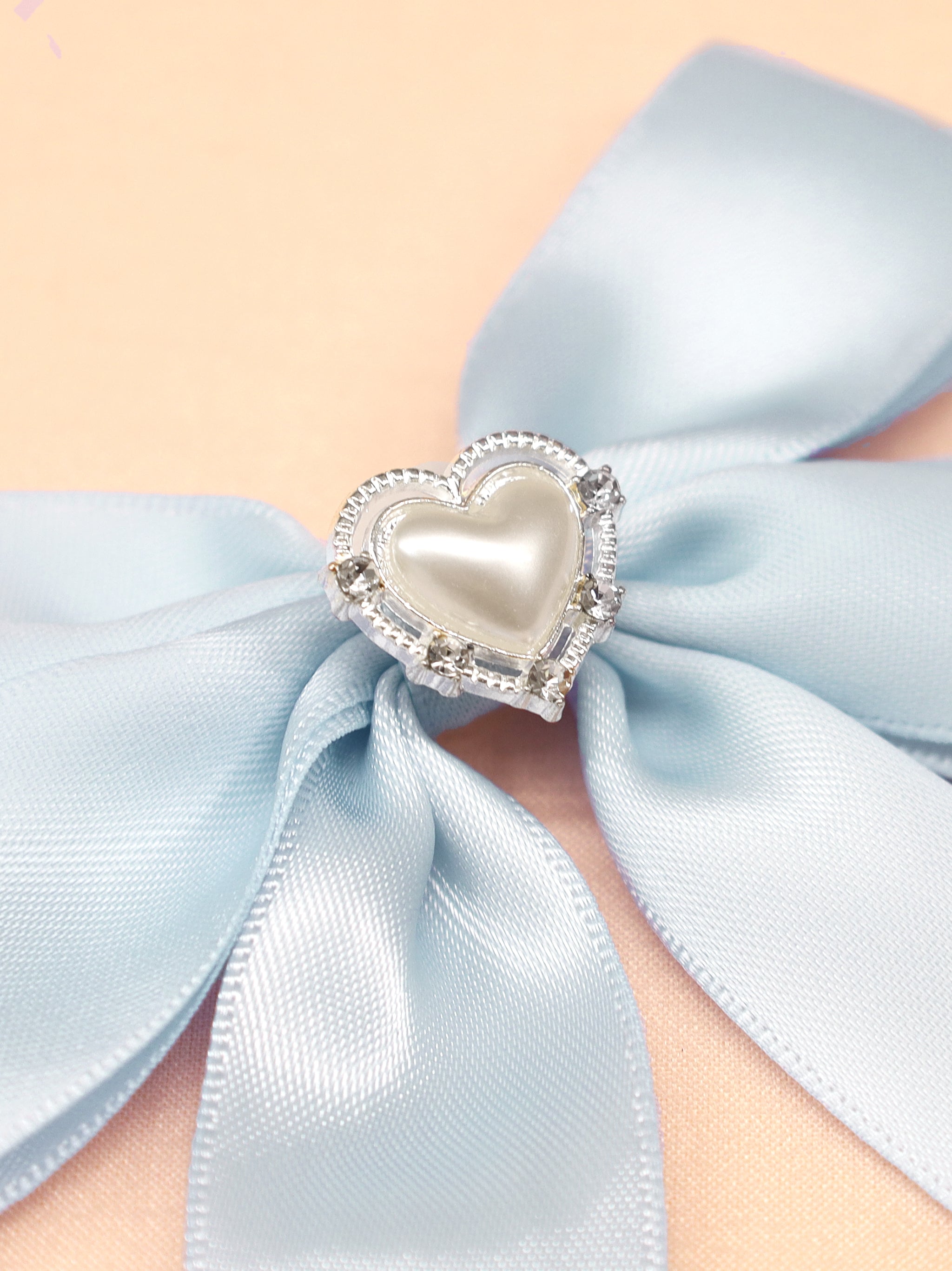 ハートビジューリボンブラウス |Amavel(アマベル)公式サイト