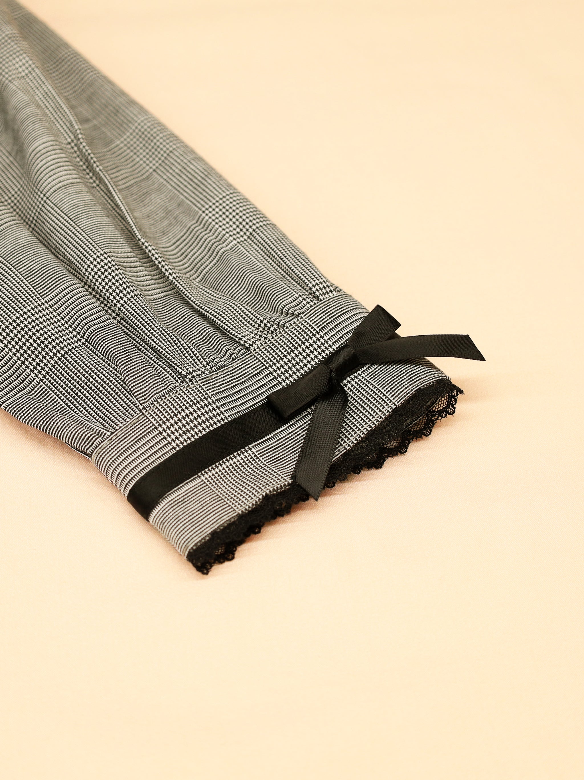 ハートビジューリボンブラウス |Amavel(アマベル)公式サイト