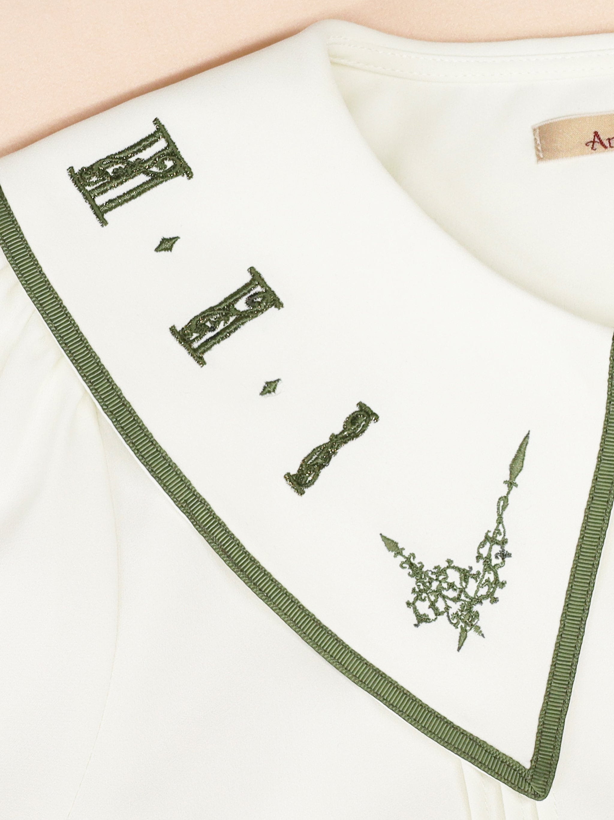 Antique Clock ブラウス |Amavel(アマベル)公式サイト