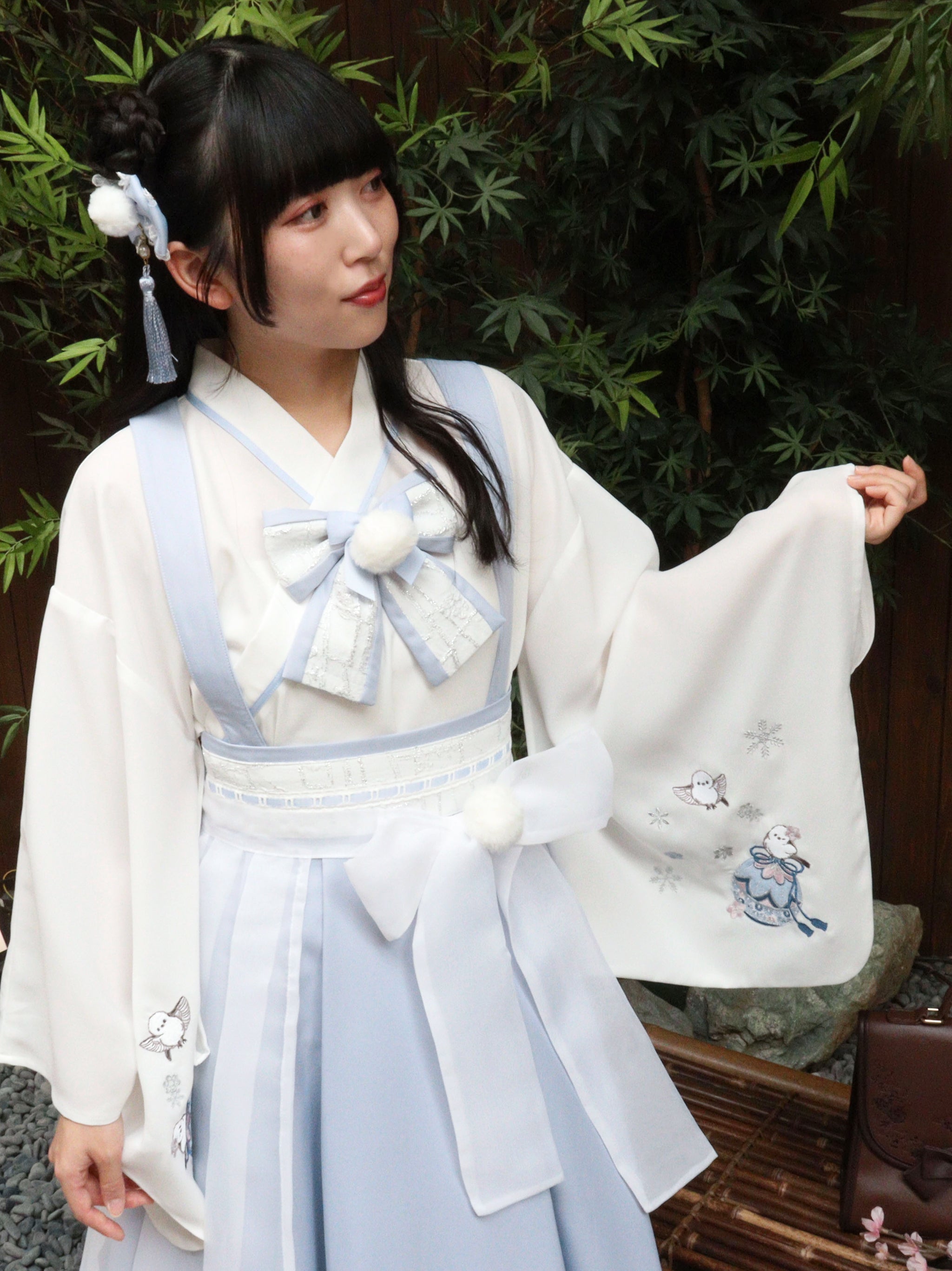 手まり遊びとシマエナガ 和風ブラウス サックス(SaxeBlue) FREE |Amavel(アマベル)公式サイト