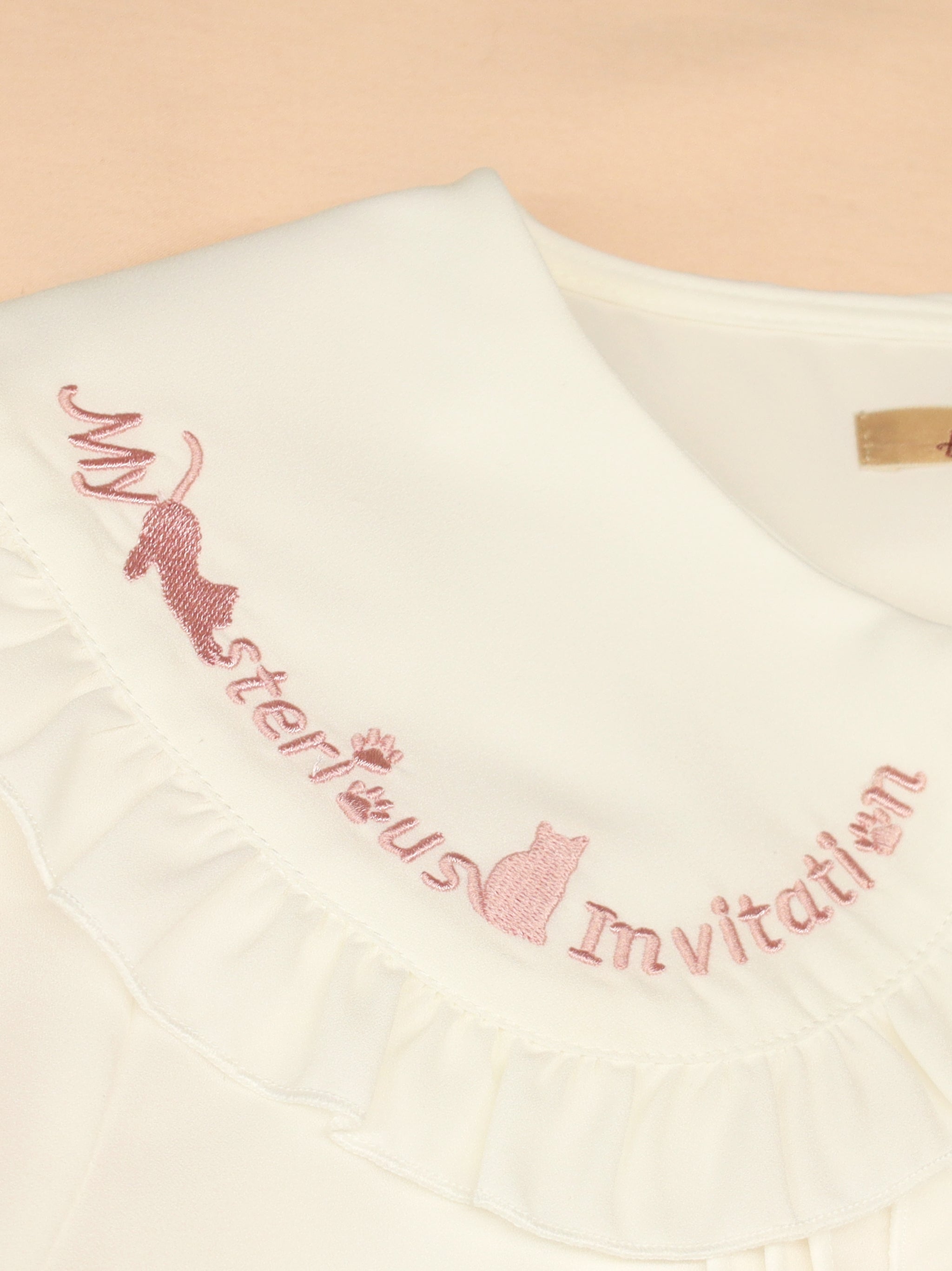 Mysterious Cat ブラウス |Amavel(アマベル)公式サイト