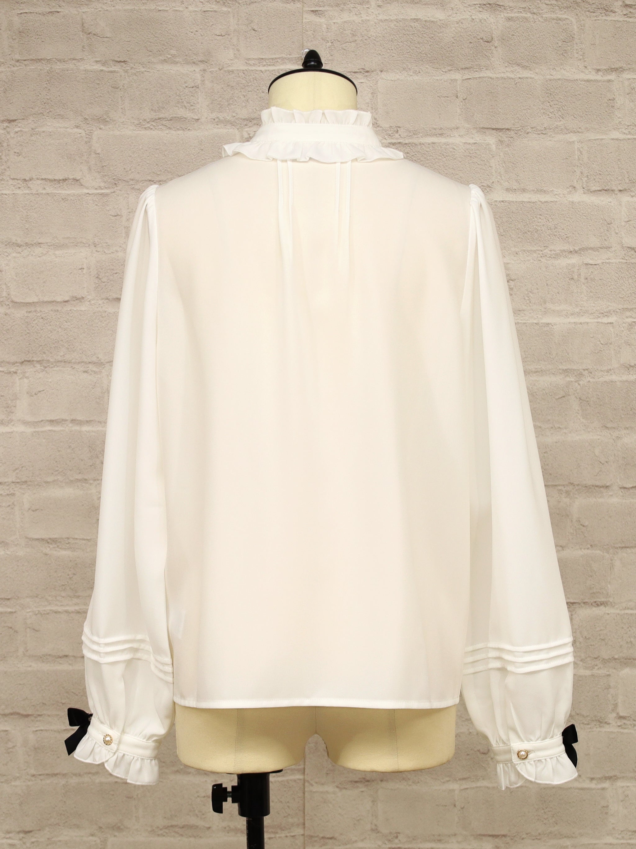 Velvet Ribbonラッフルブラウス |Amavel(アマベル)公式サイト