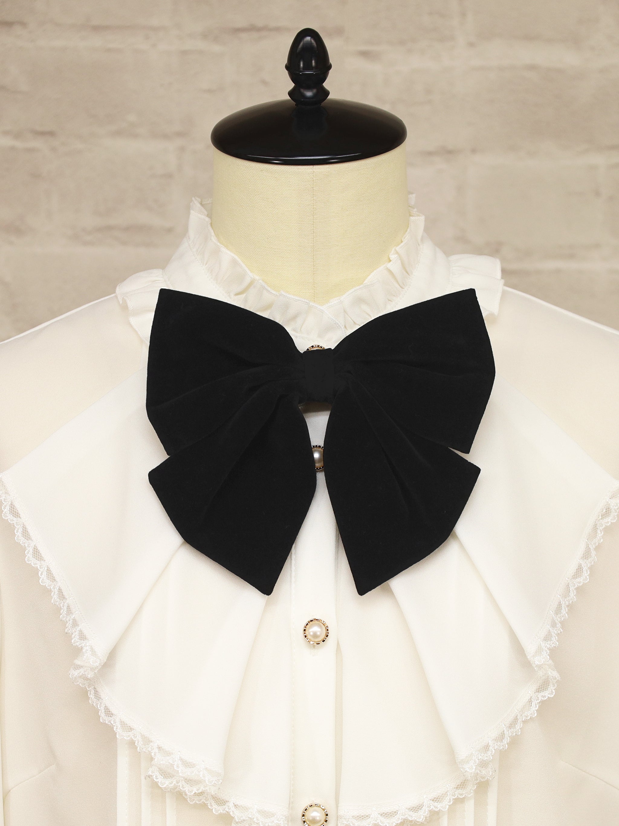 Velvet Ribbonラッフルブラウス |Amavel(アマベル)公式サイト