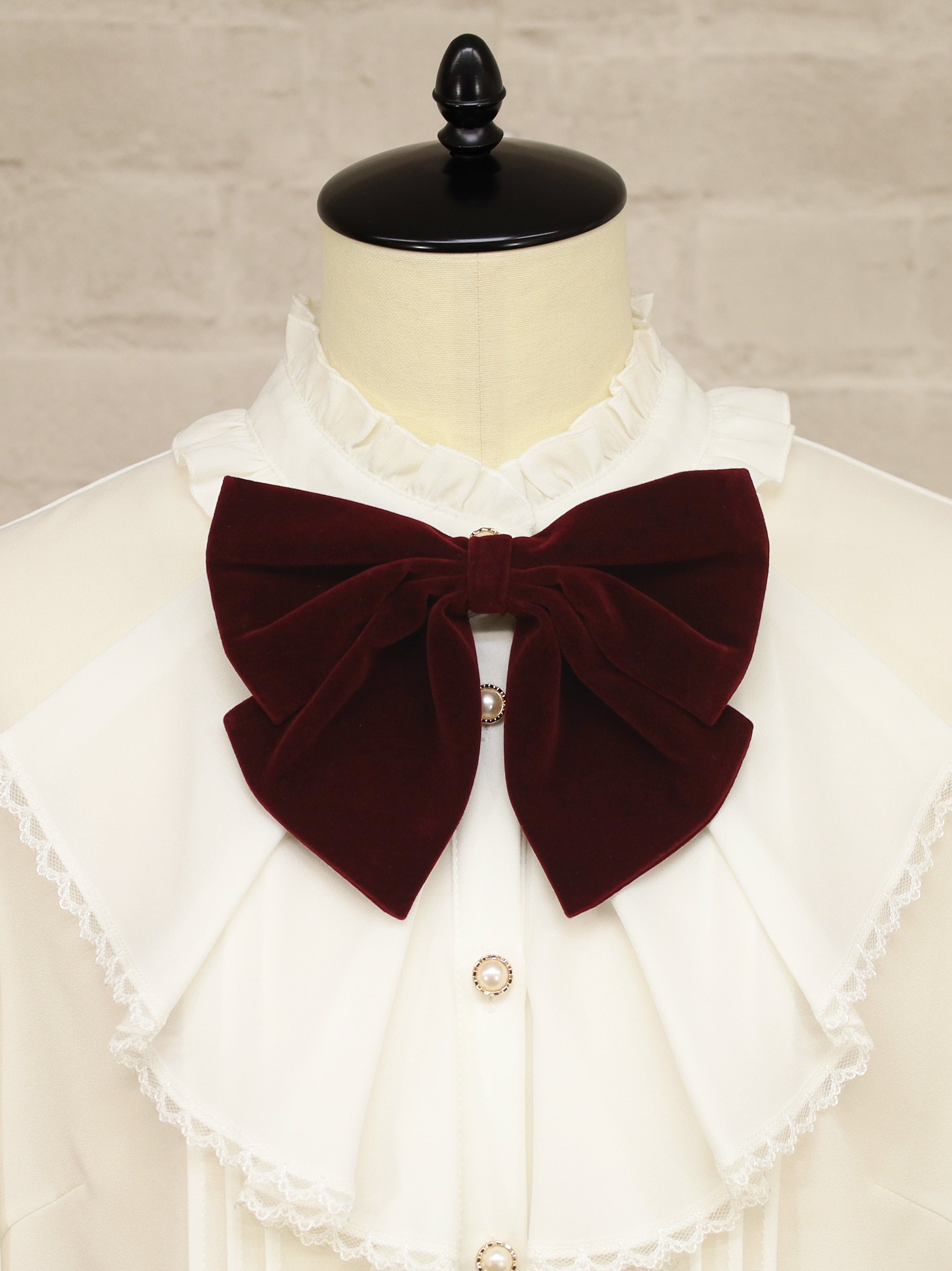 Velvet Ribbonラッフルブラウス |Amavel(アマベル)公式サイト