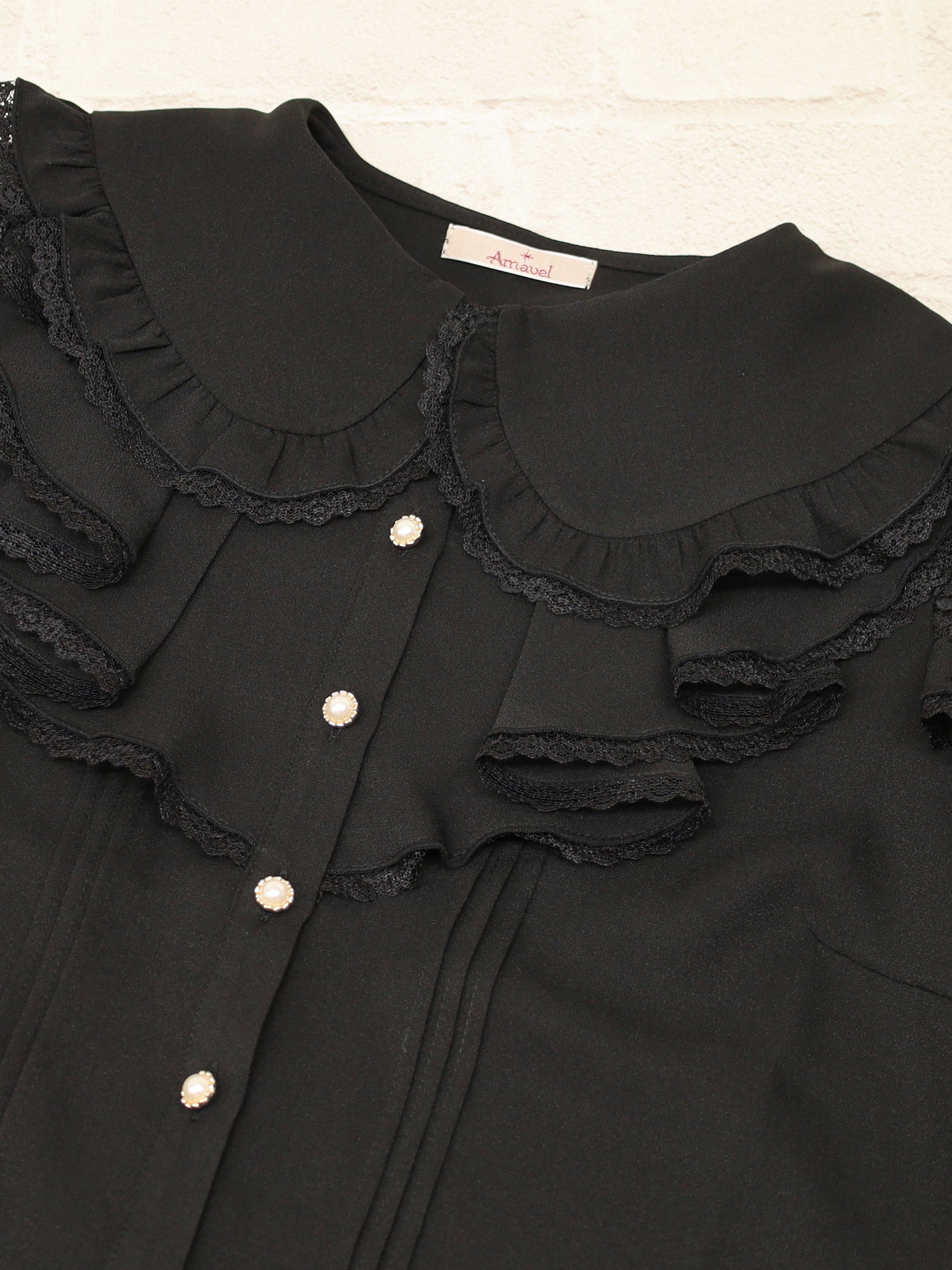 【メンバーズセール対象】バイカラーレースラッフルブラウス |Amavel(アマベル)公式サイト