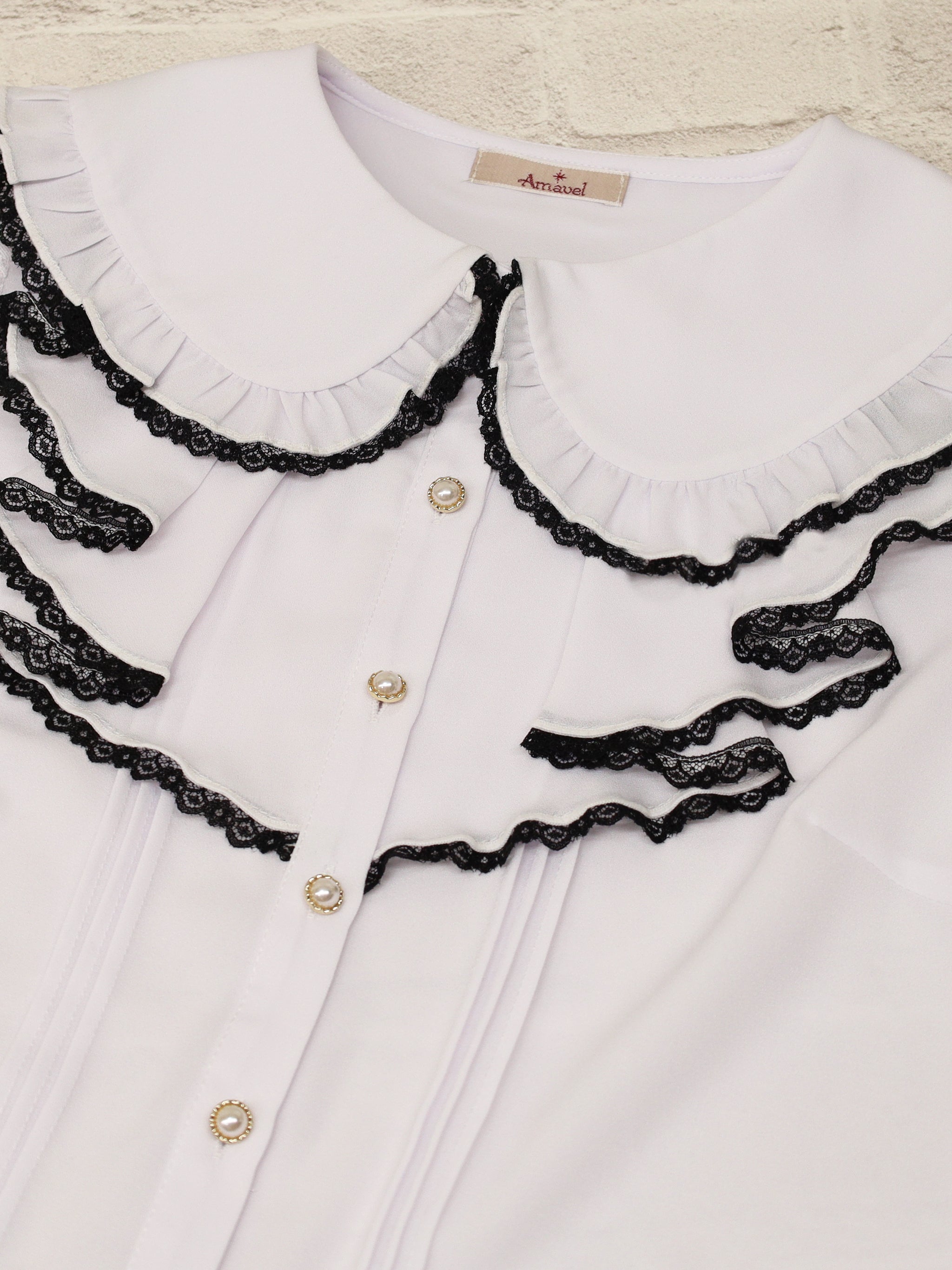 【メンバーズセール対象】バイカラーレースラッフルブラウス |Amavel(アマベル)公式サイト
