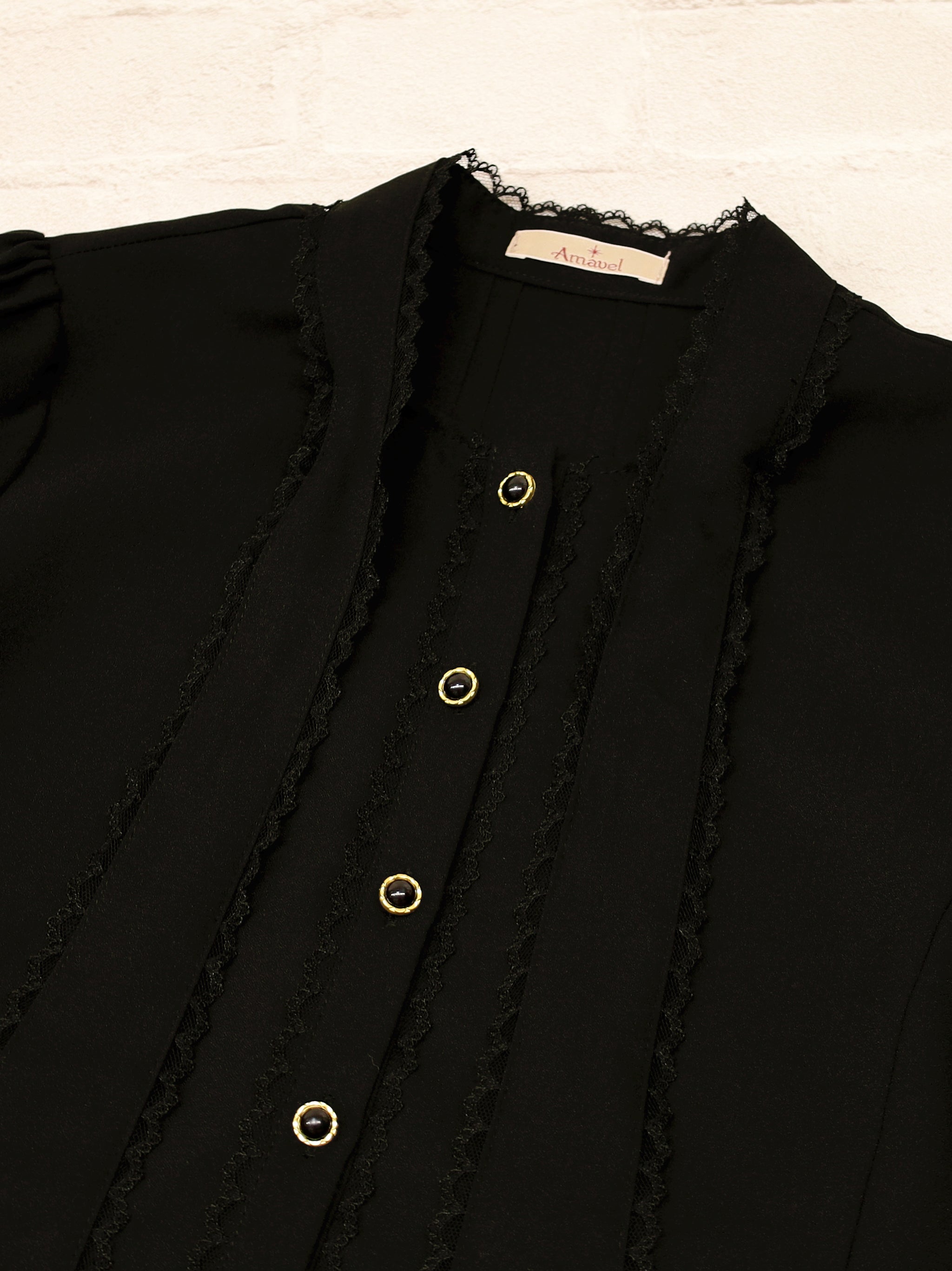 【メンバーズセール対象】レーストリミングボウタイブラウス |Amavel(アマベル)公式サイト