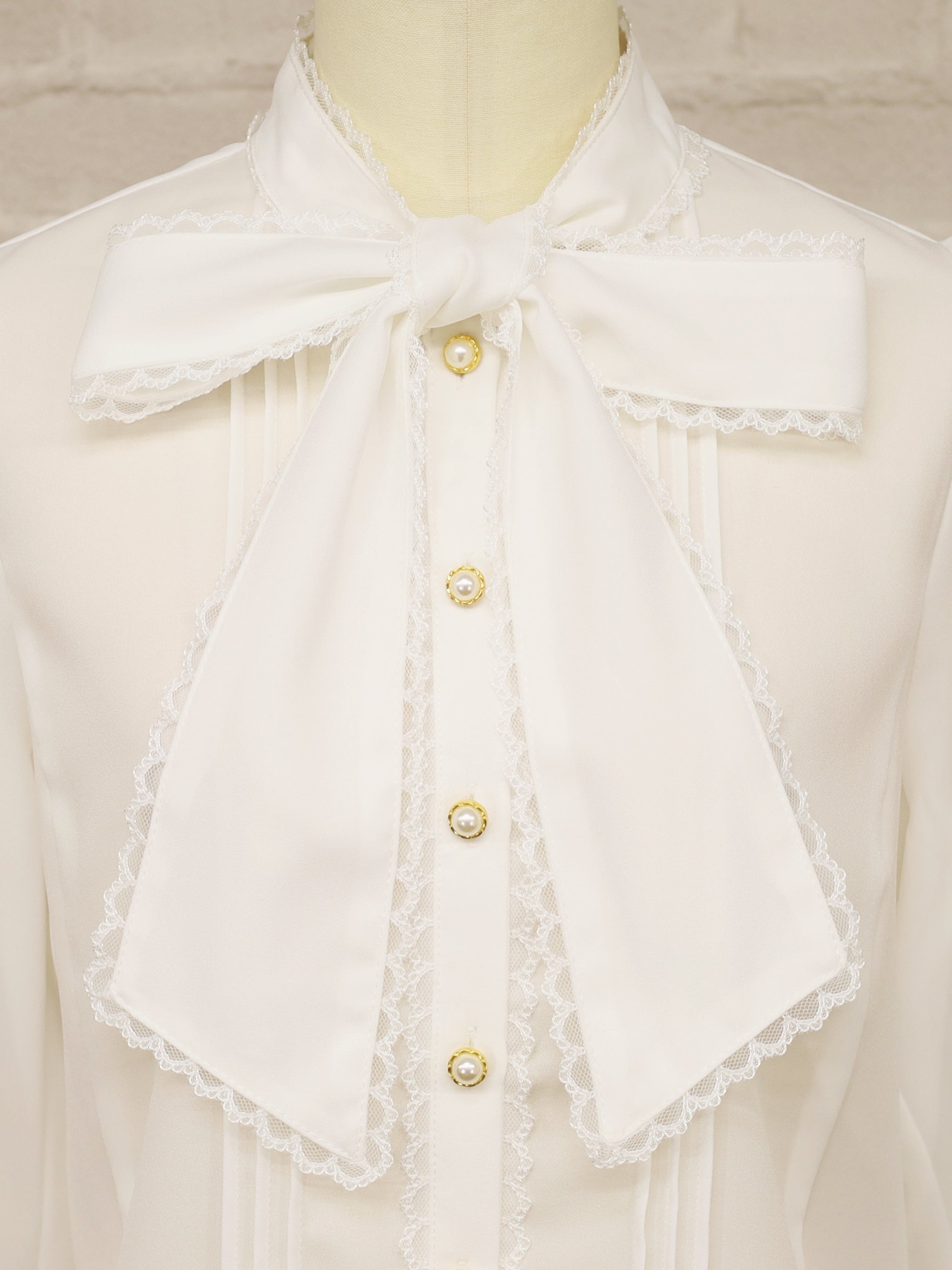 レーストリミングボウタイブラウス |Amavel(アマベル)公式サイト