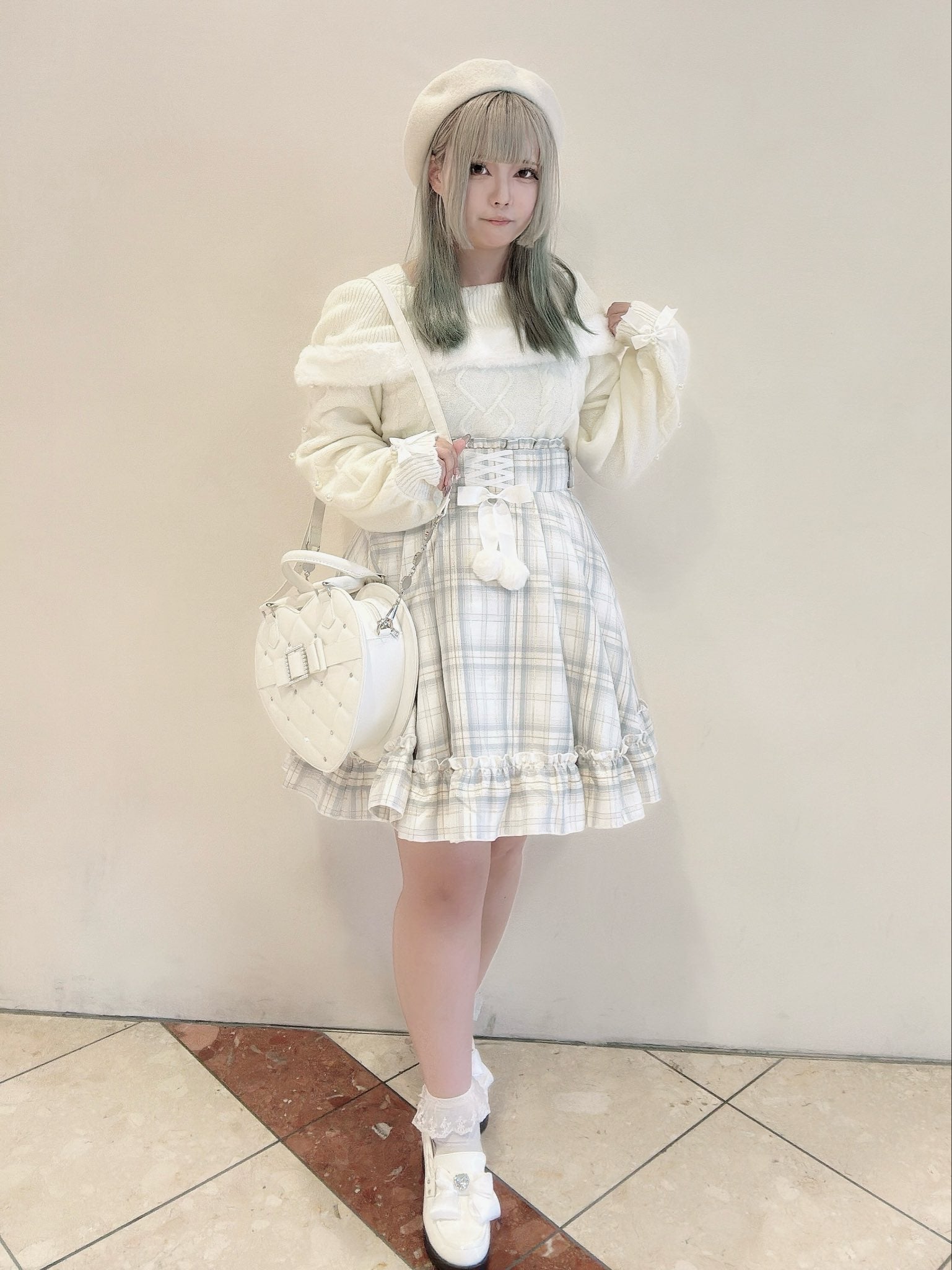 Checkered ruffle skirt with fur pompom – Amavel（アマベル）公式サイト