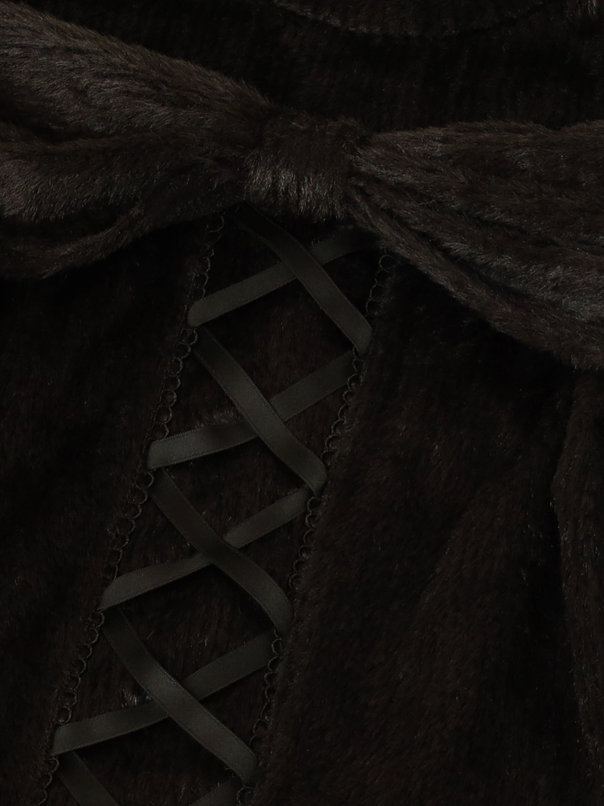 オープンショルダーリボンニットトップス |Amavel(アマベル)公式サイト