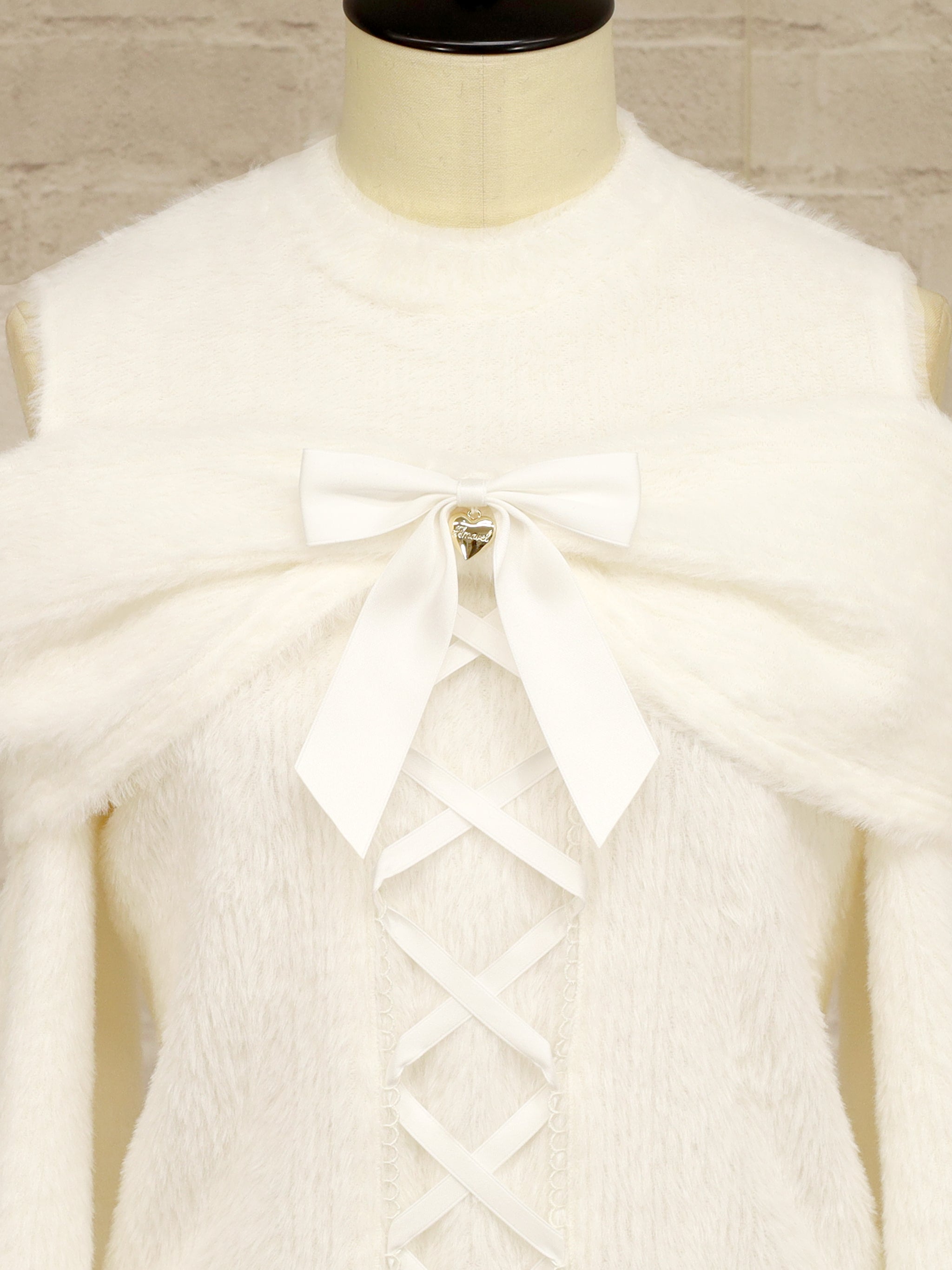 オープンショルダーリボンニットトップス |Amavel(アマベル)公式サイト