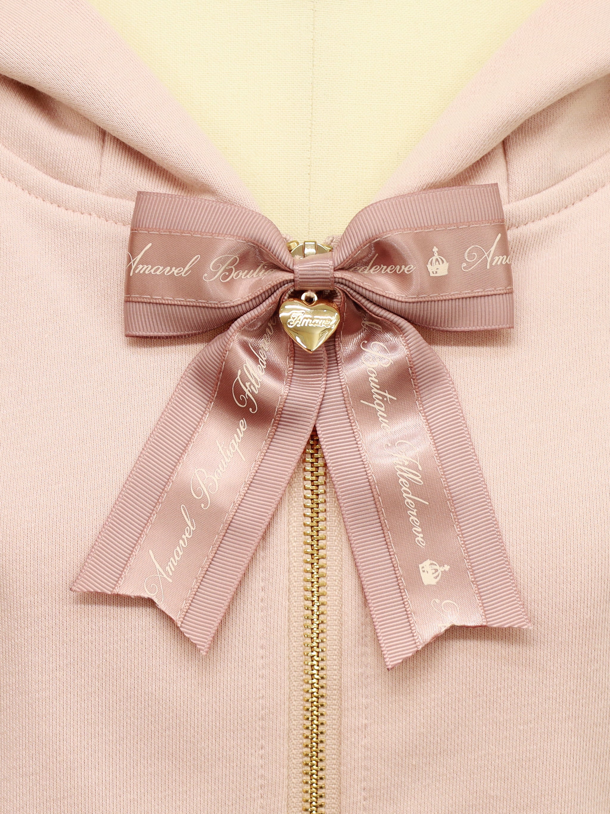 ロゴリボンブローチ付きうさみみパーカー |Amavel(アマベル)公式サイト