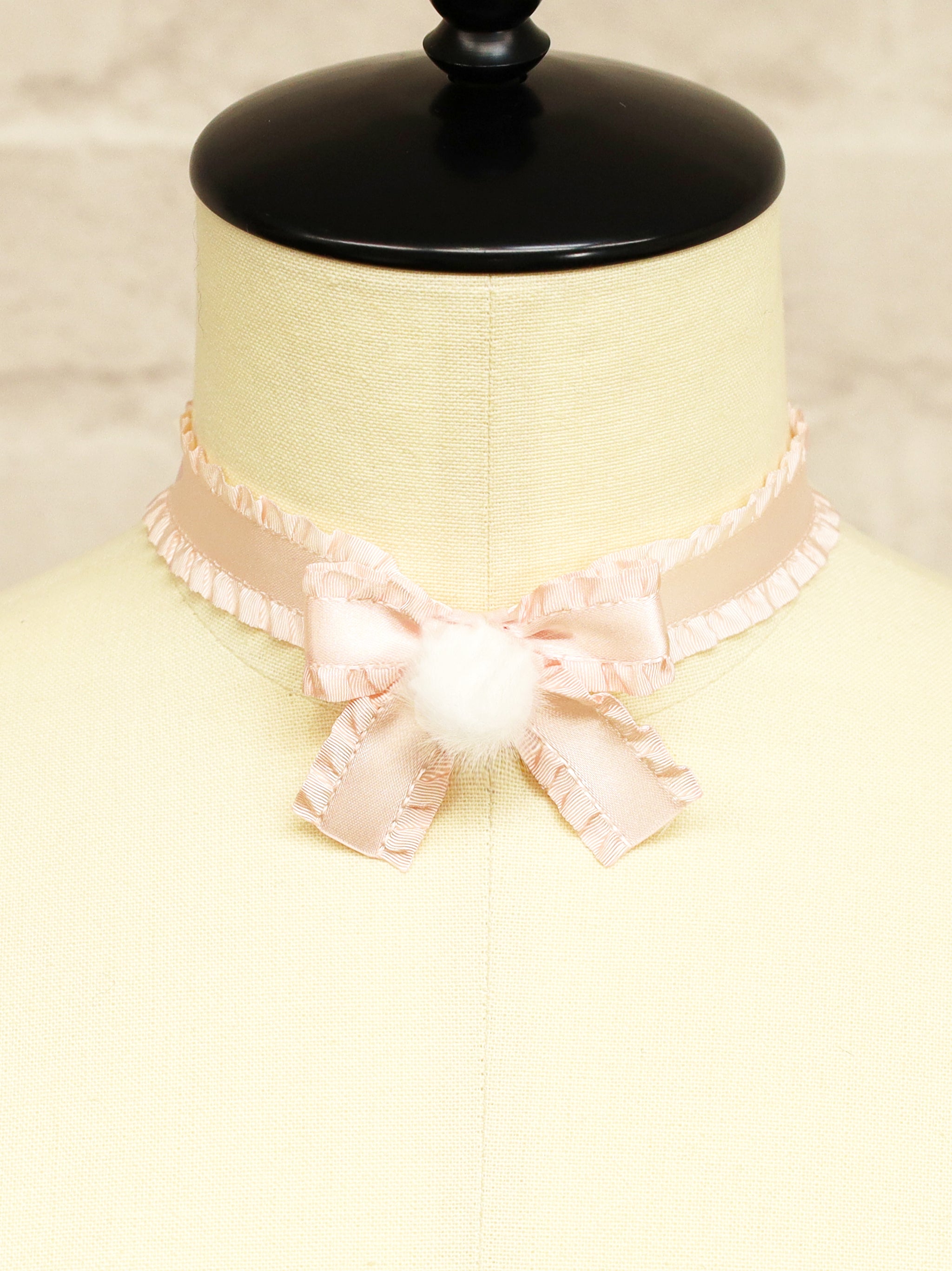 ファーポン付リボンチョーカー ピンク(Pink) FREE |Amavel(アマベル)公式サイト