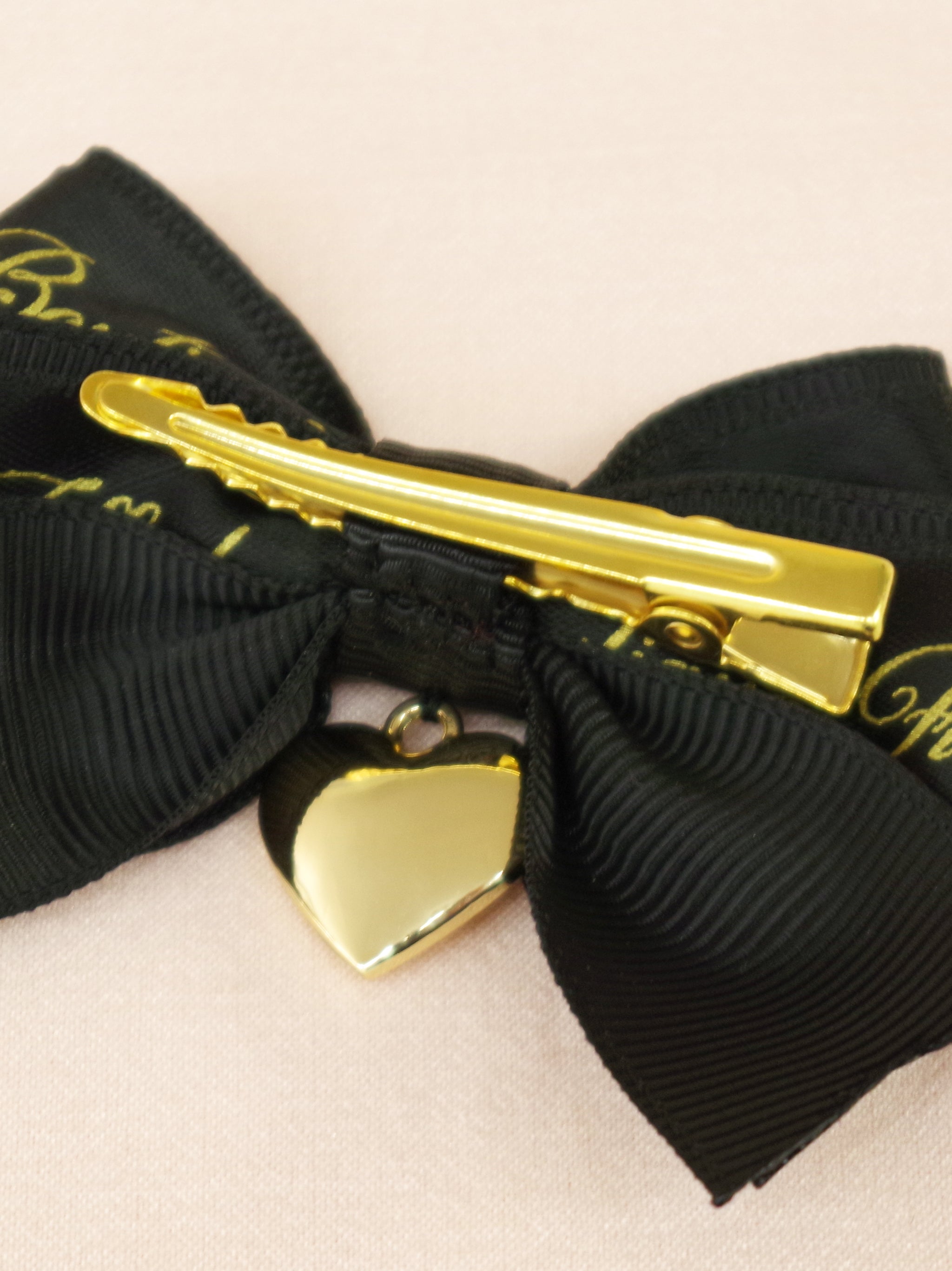 【メンバーズセール対象】ハートチャーム付ダブルリボンミニクリップ |Amavel(アマベル)公式サイト