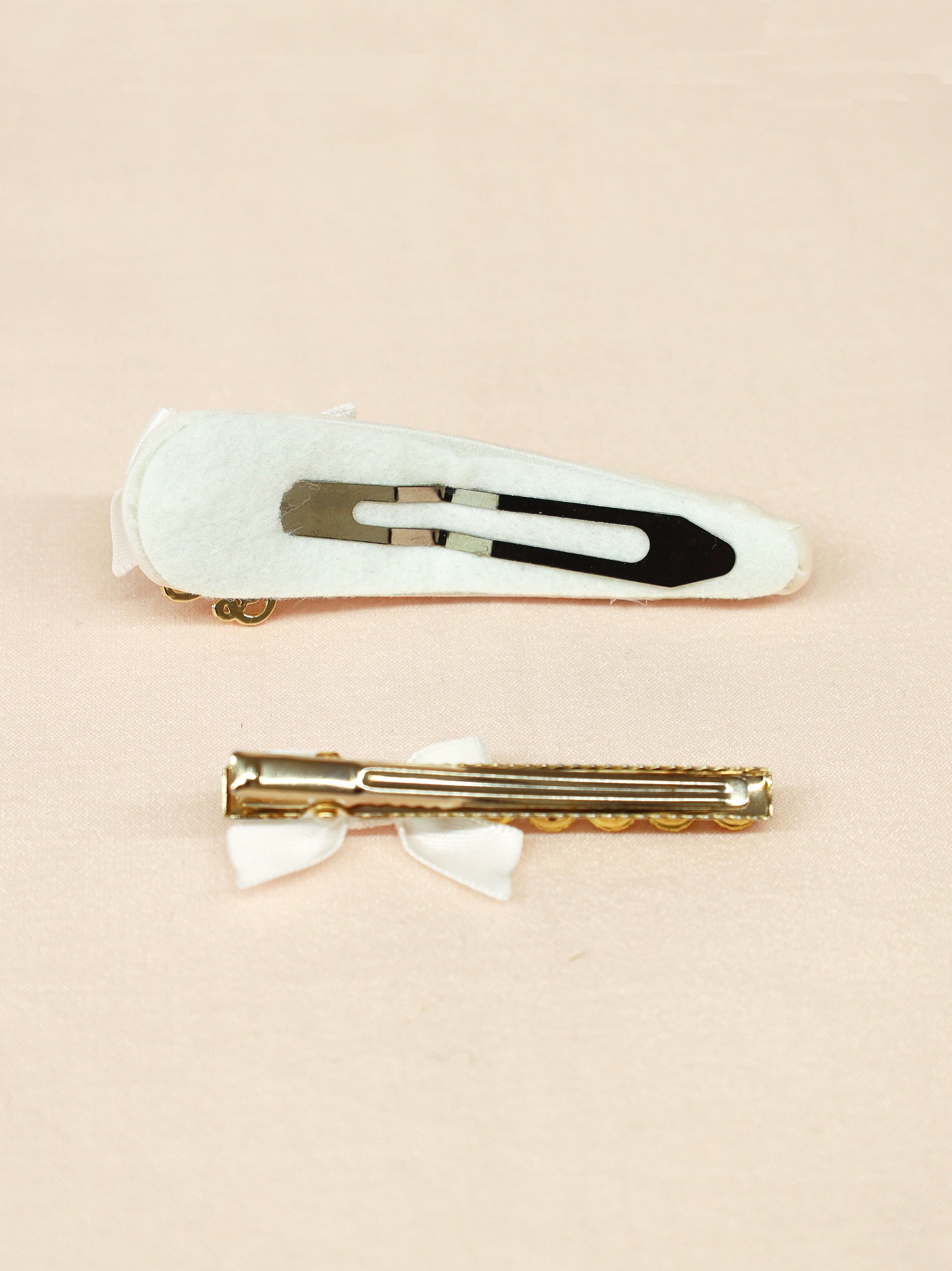 モノグラムチャーム付ビジュークリップセット |Amavel(アマベル)公式サイト