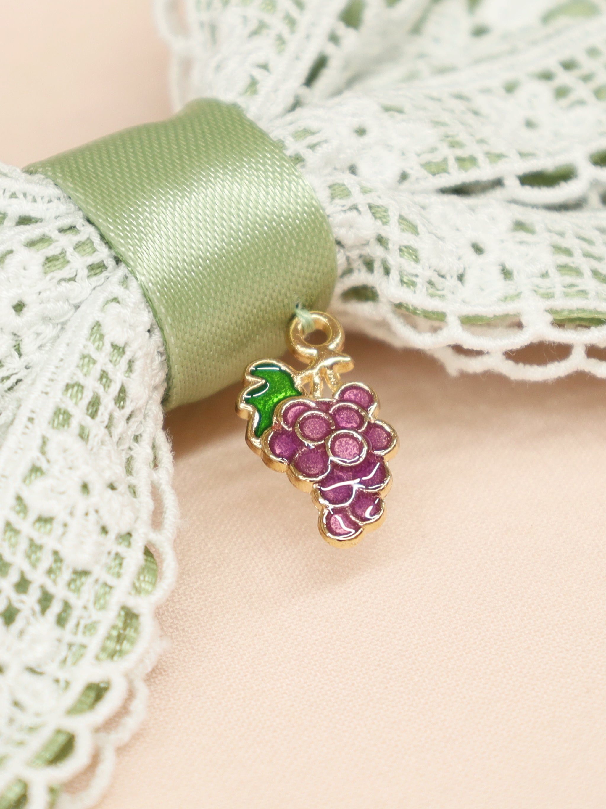 葡萄とりすの秋祭りダブルリボンクリップ |Amavel(アマベル)公式サイト