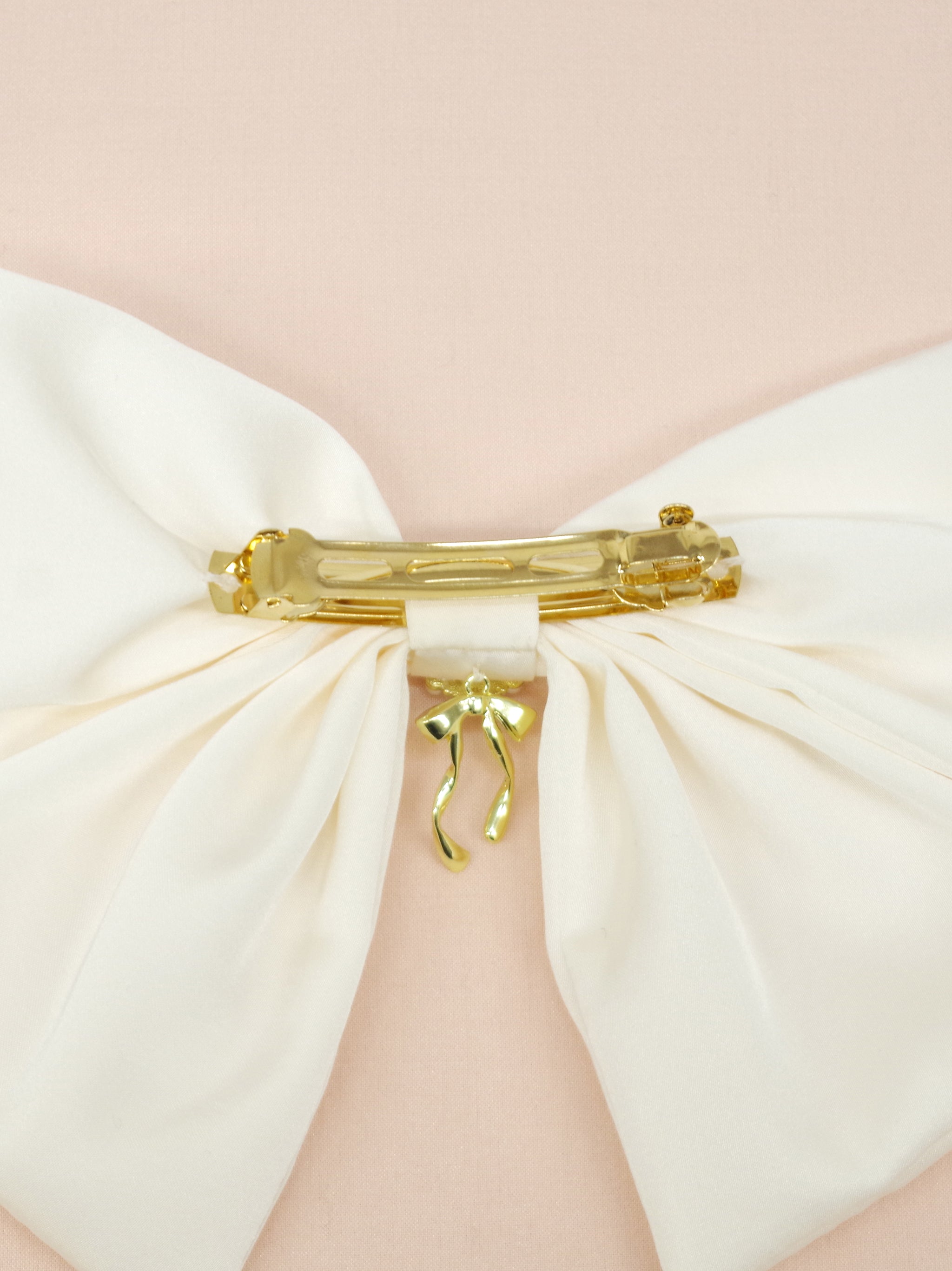 パール付ビッグリボンバレッタ |Amavel(アマベル)公式サイト