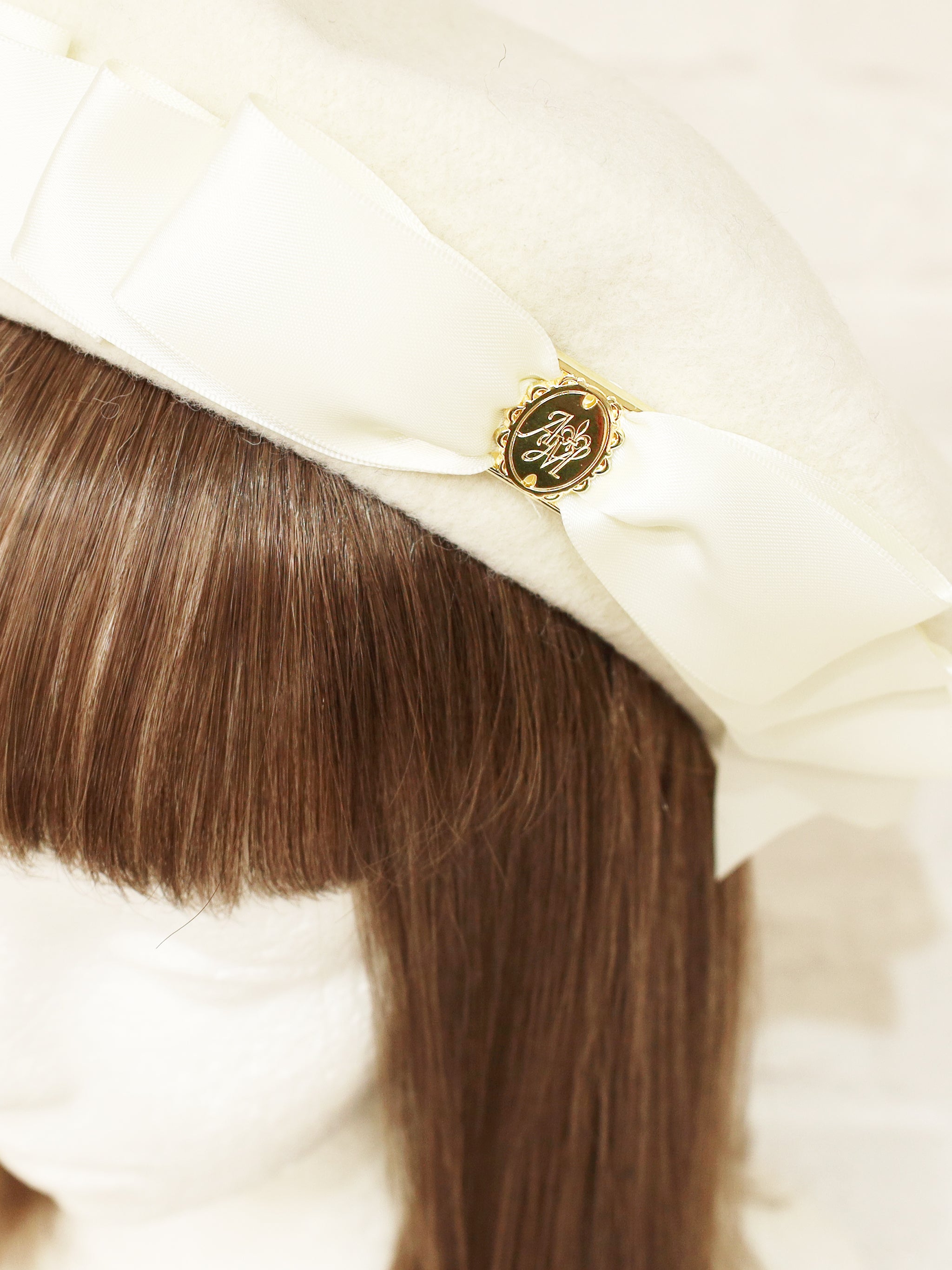 【アウトレットセール対象】モノグラムバックル付フロントリボンフェルトベレー |Amavel(アマベル)公式サイト