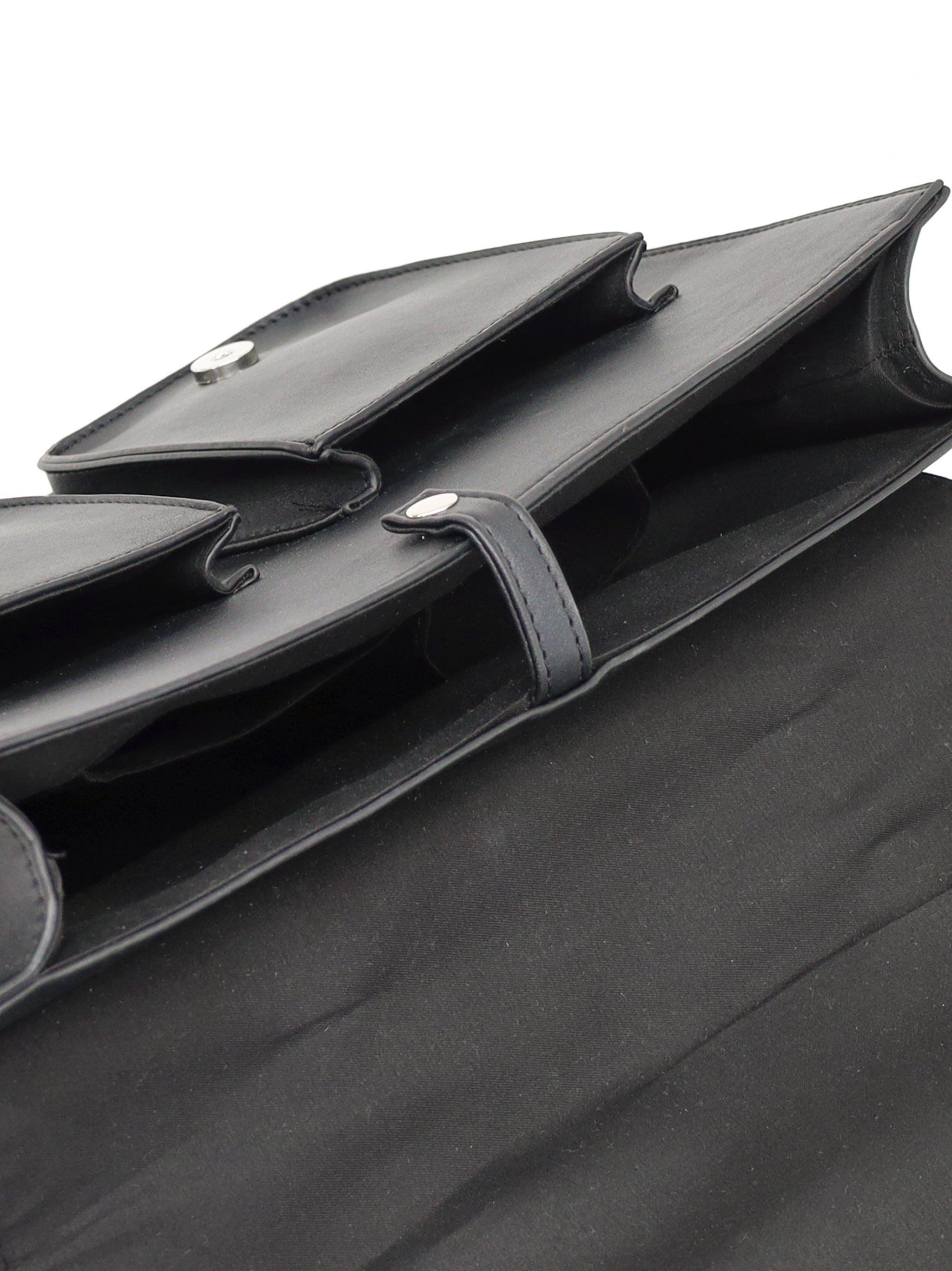 エンブレム入りダブルポケットサッチェルバッグ |Amavel(アマベル)公式サイト