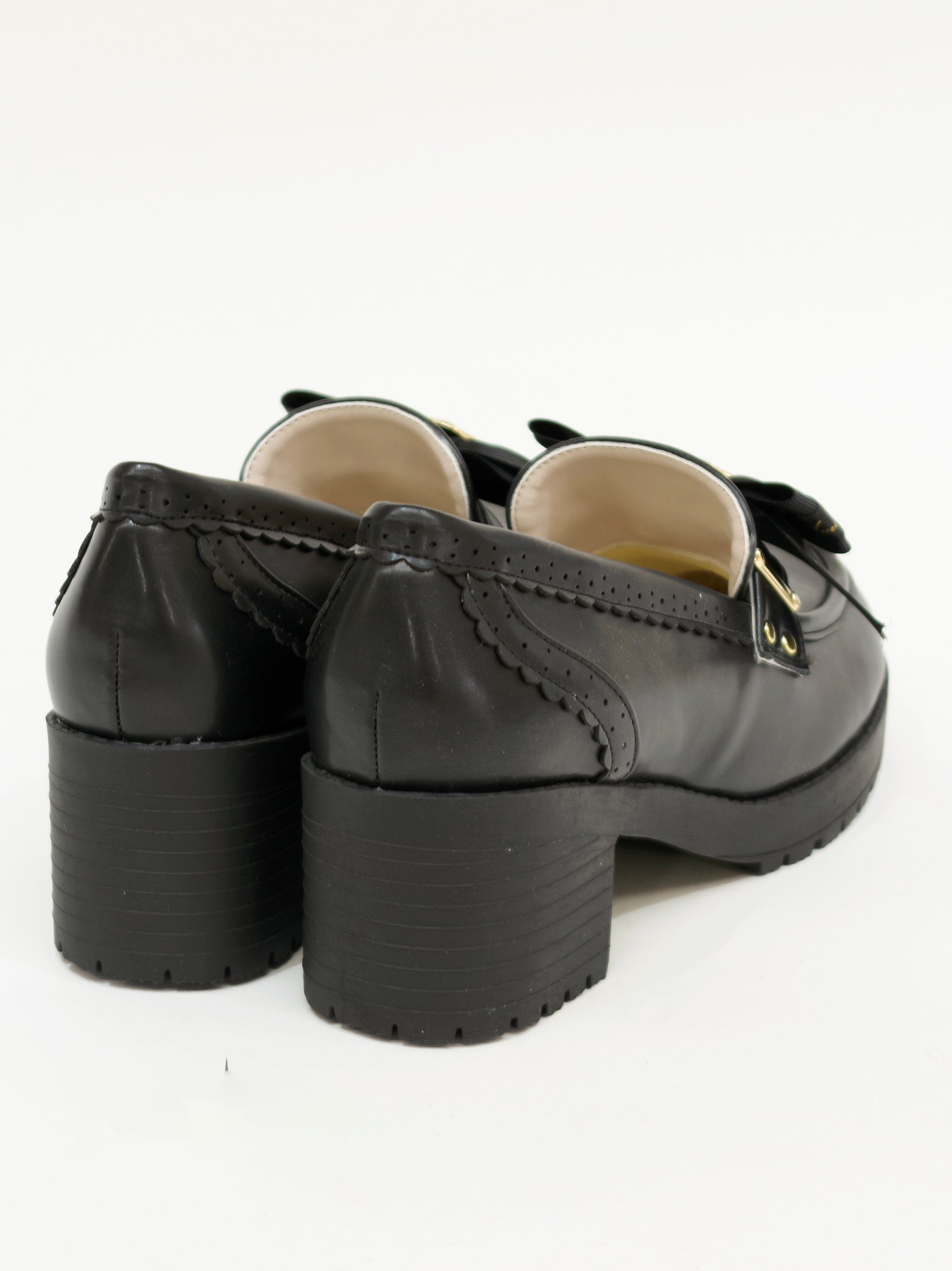 ロゴリボン付ビブラムローファーパンプス |Amavel(アマベル)公式サイト