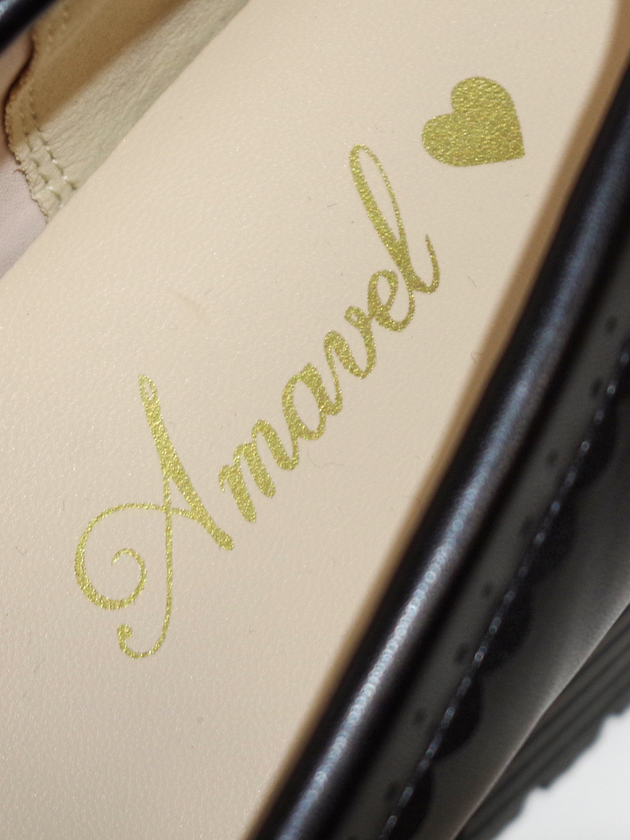 ロゴリボン付ビブラムローファーパンプス |Amavel(アマベル)公式サイト