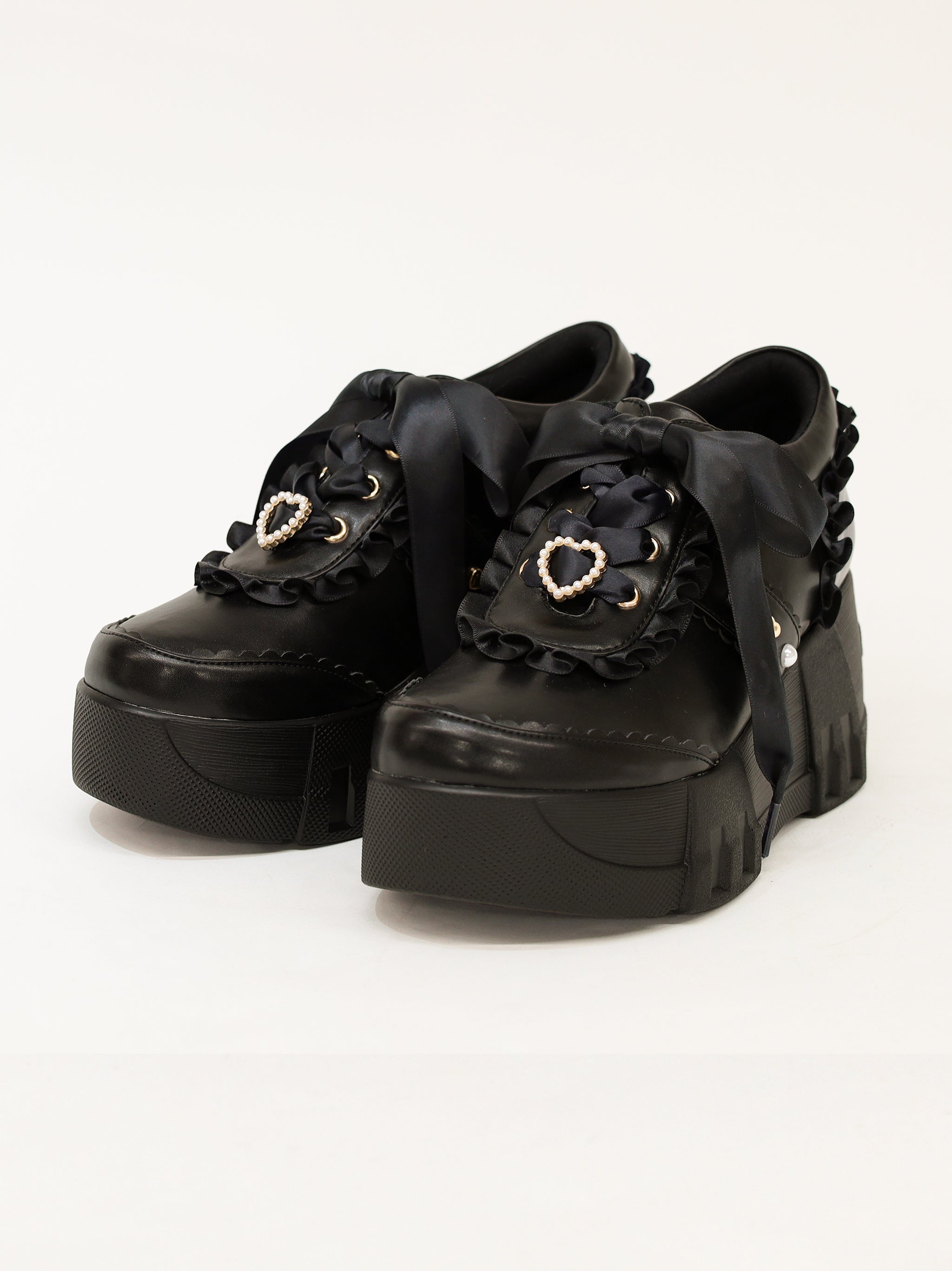 厚底フリルスニーカー ブラック(Black) |Amavel(アマベル)公式サイト