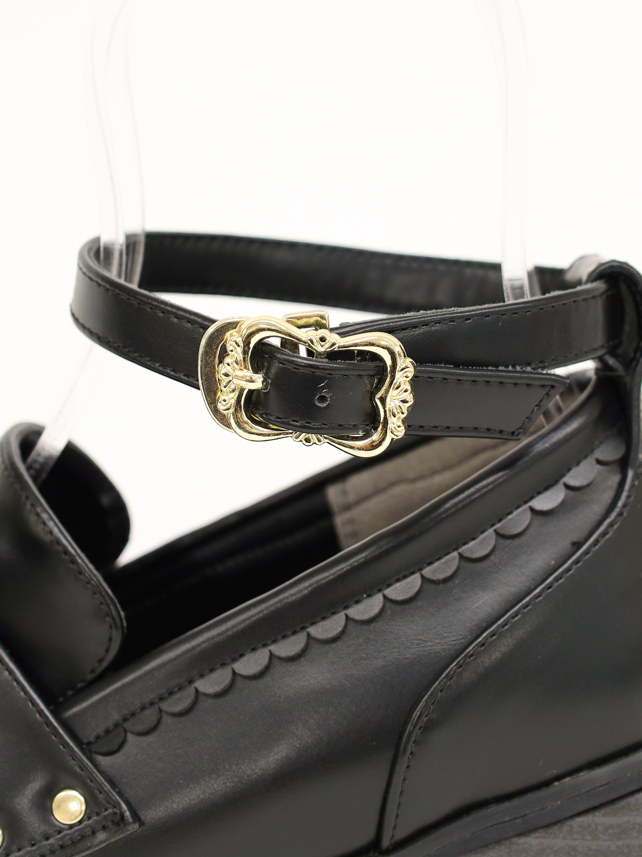 【メンバーズセール対象】シーリングチャーム付ヒールローファーパンプス |Amavel(アマベル)公式サイト