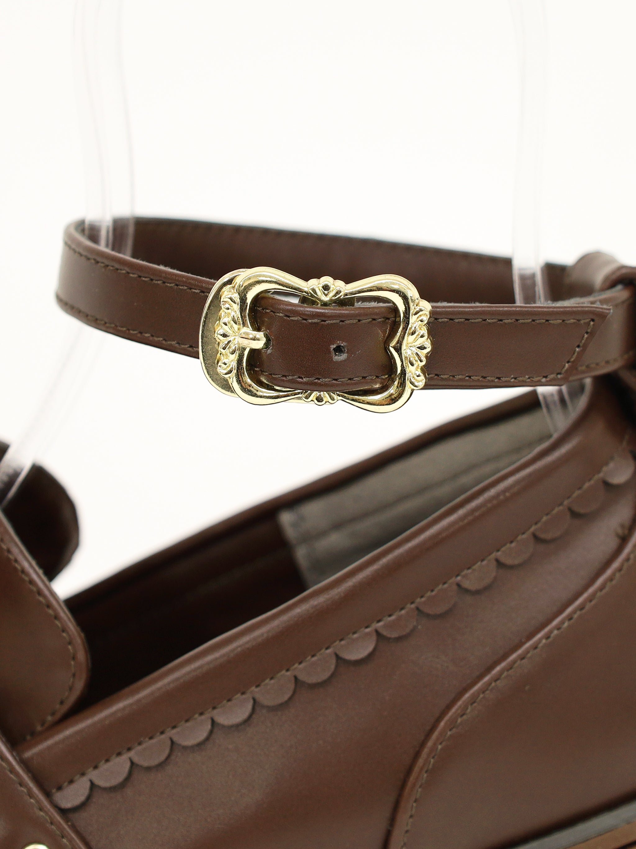 【メンバーズセール対象】シーリングチャーム付ヒールローファーパンプス |Amavel(アマベル)公式サイト