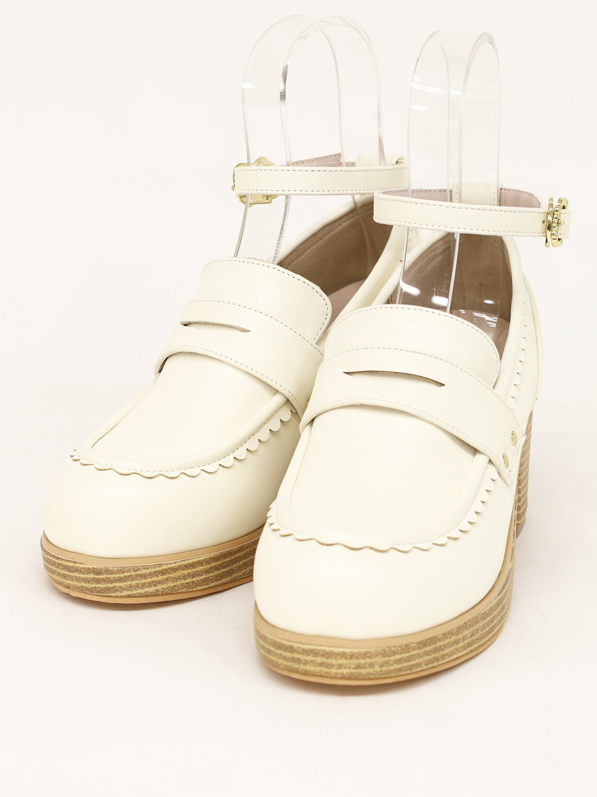 【メンバーズセール対象】シーリングチャーム付ヒールローファーパンプス |Amavel(アマベル)公式サイト