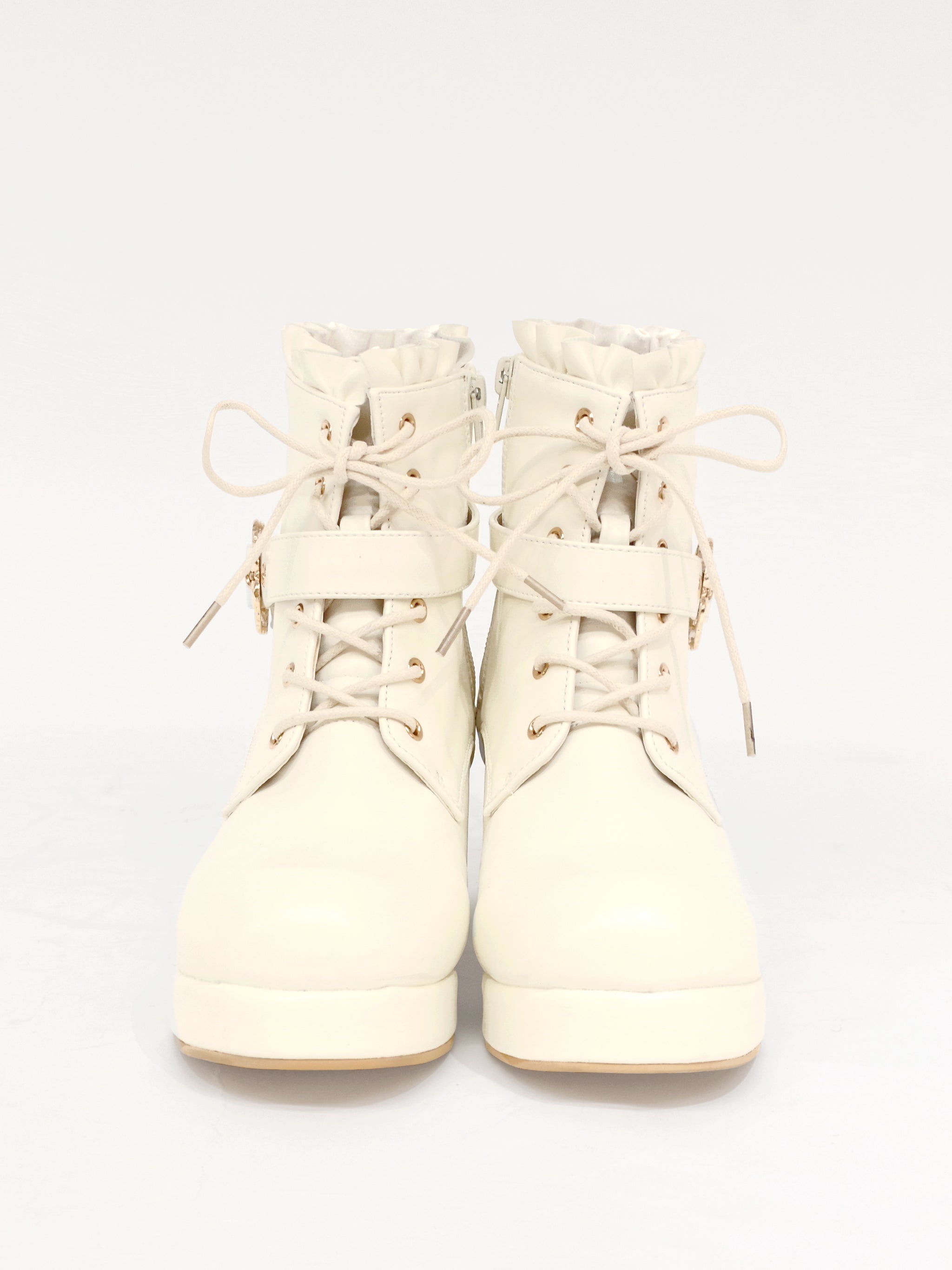 モノグラム型押しフリルショートブーツ |Amavel(アマベル)公式サイト